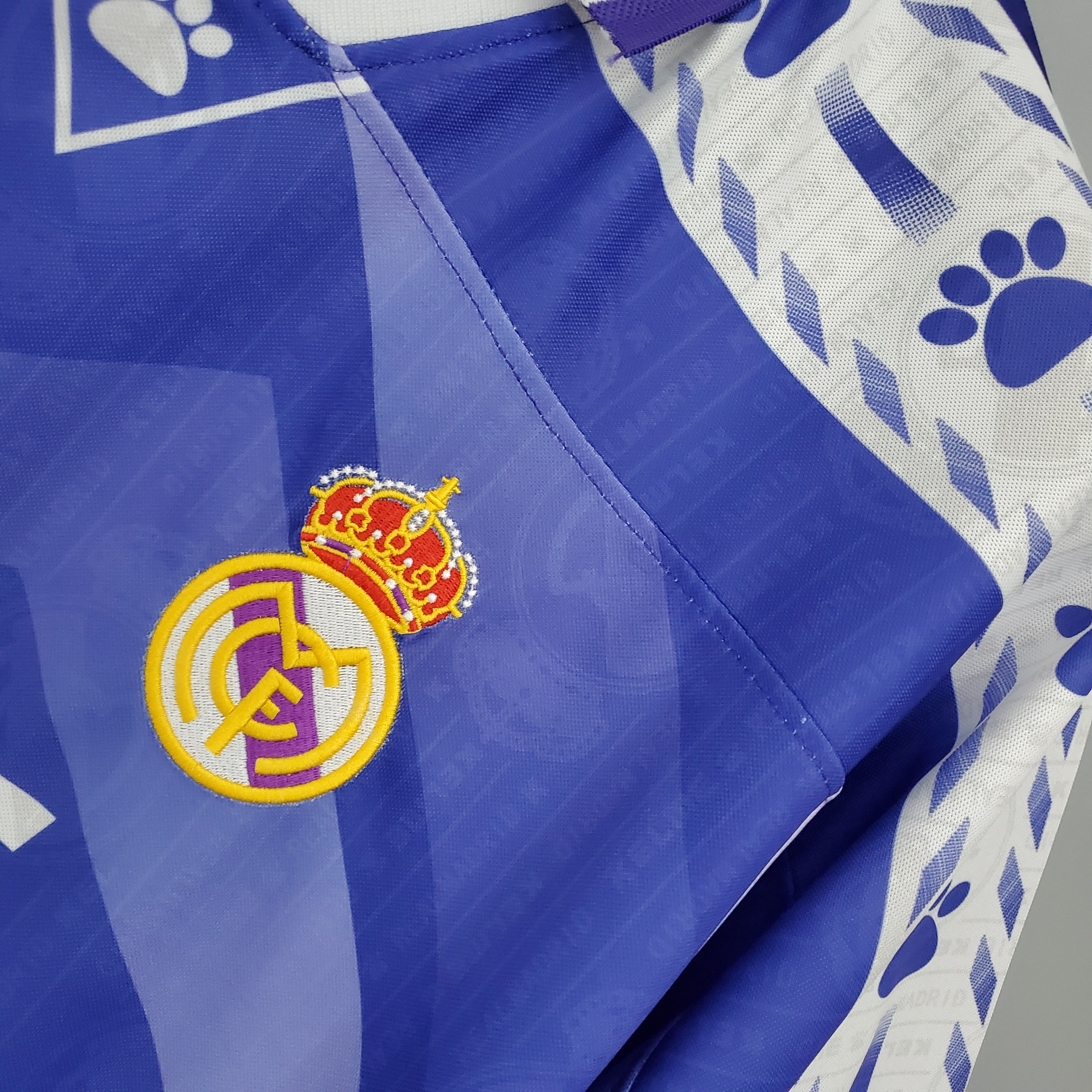 Retro Real Madrid 1996-97 Away Jersey - ReplicasJersey