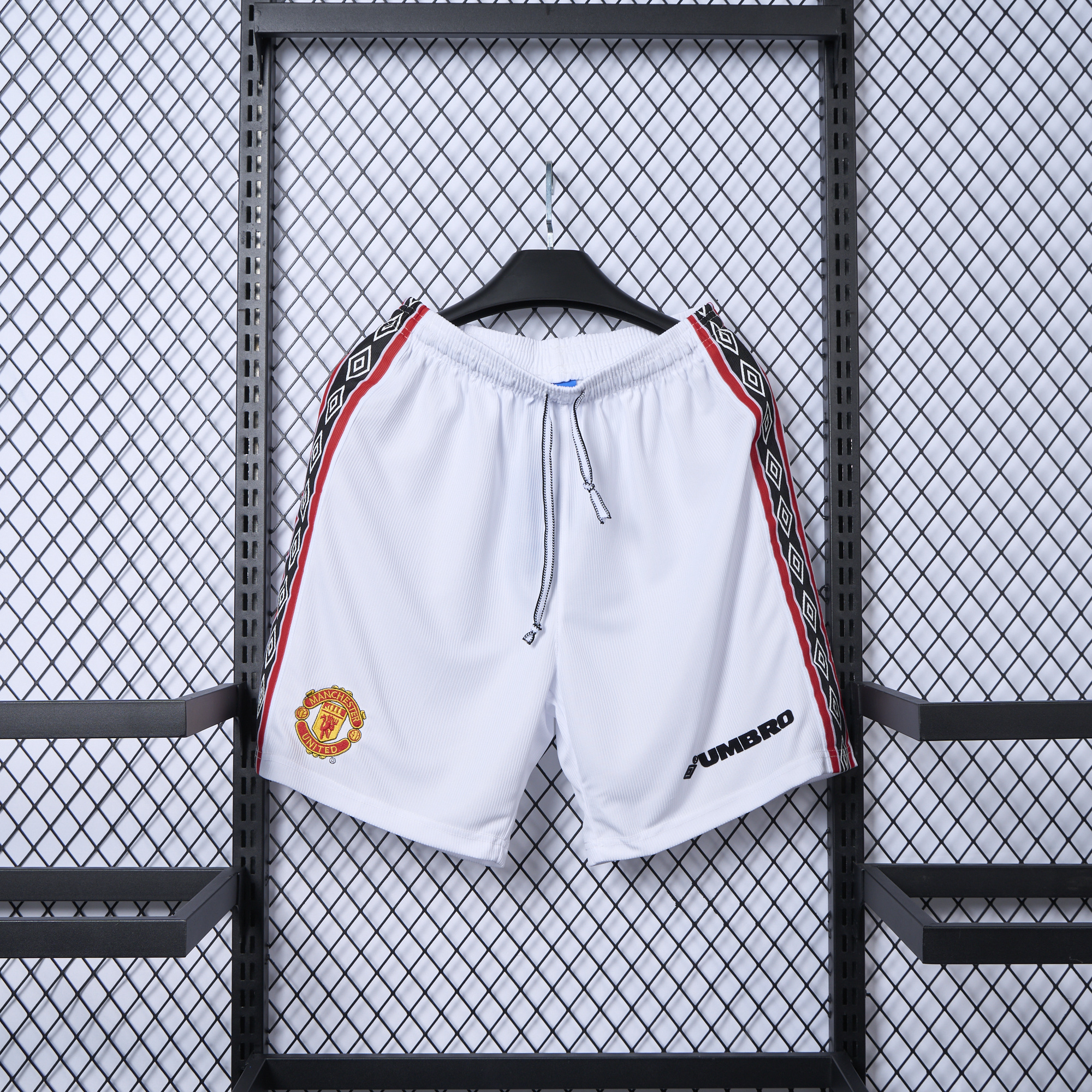 Manchester United Retro 1998-99 Home Shorts - ReplicasJersey