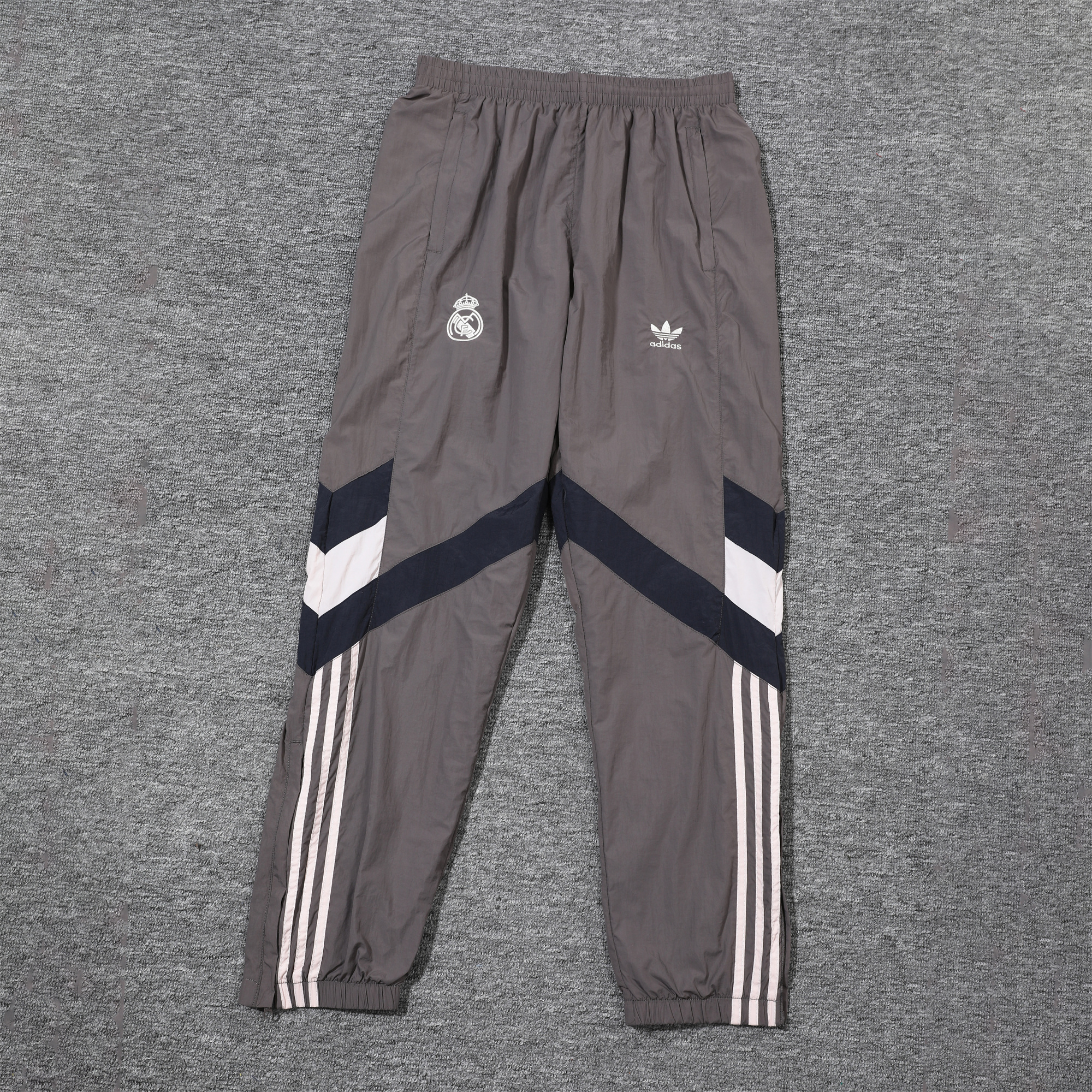 Real Madrid 24-25 Throwback Windbreaker Suit - Grey Jackets & Pants - ReplicasJersey