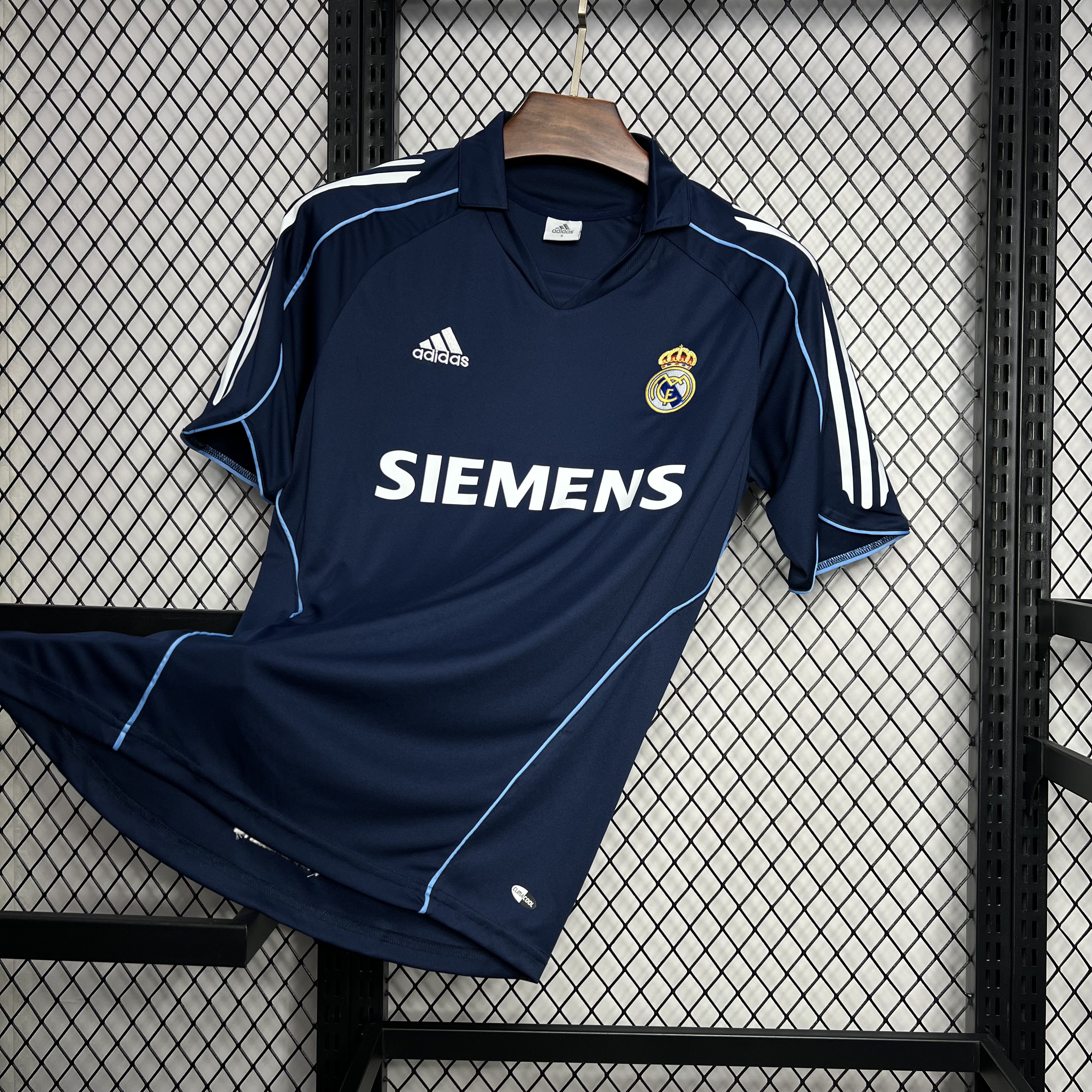 Retro Real Madrid 05-06 Away Jersey - ReplicasJersey
