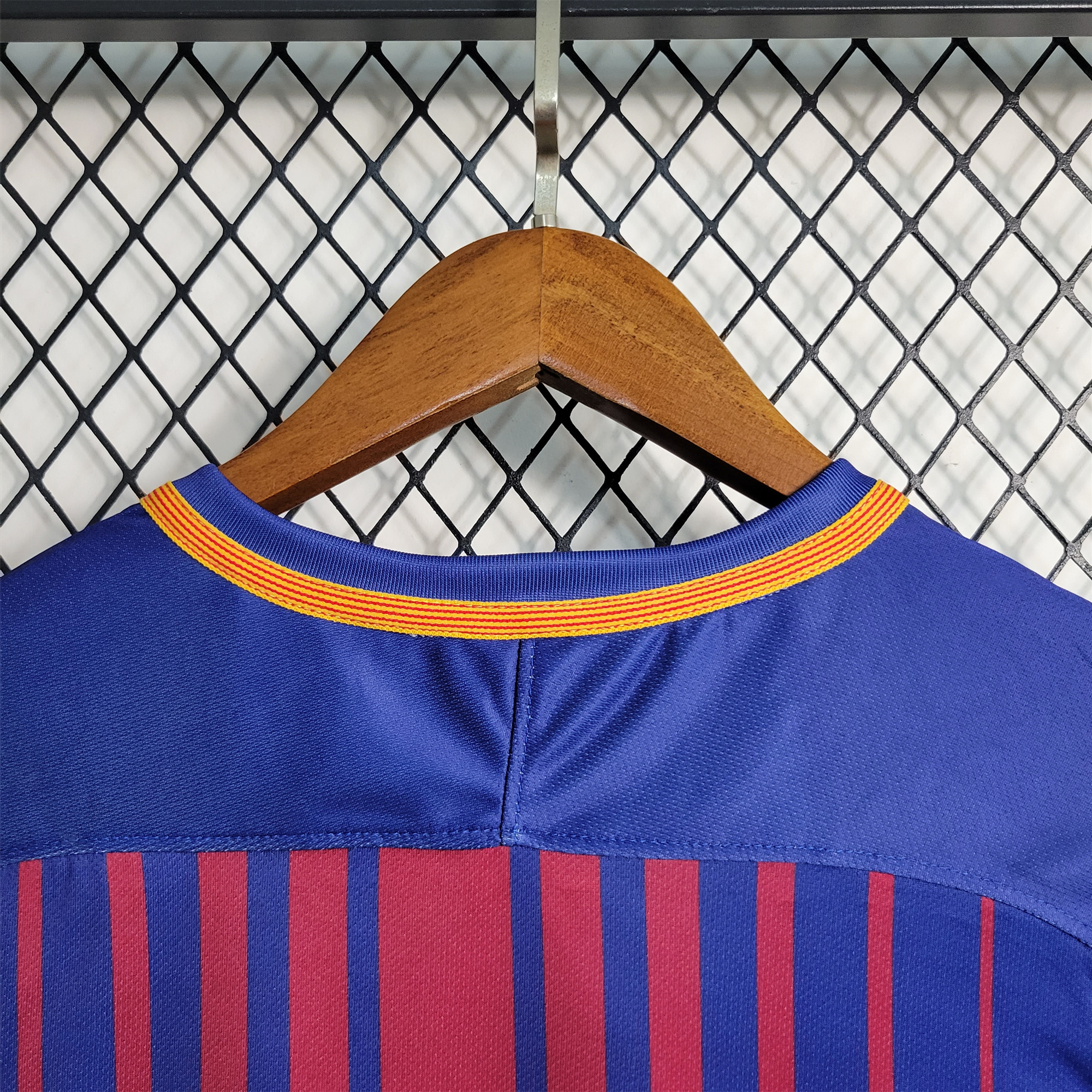 B.A.R.S.A Retro 17-18 Home Stadium Jersey - ReplicasJersey