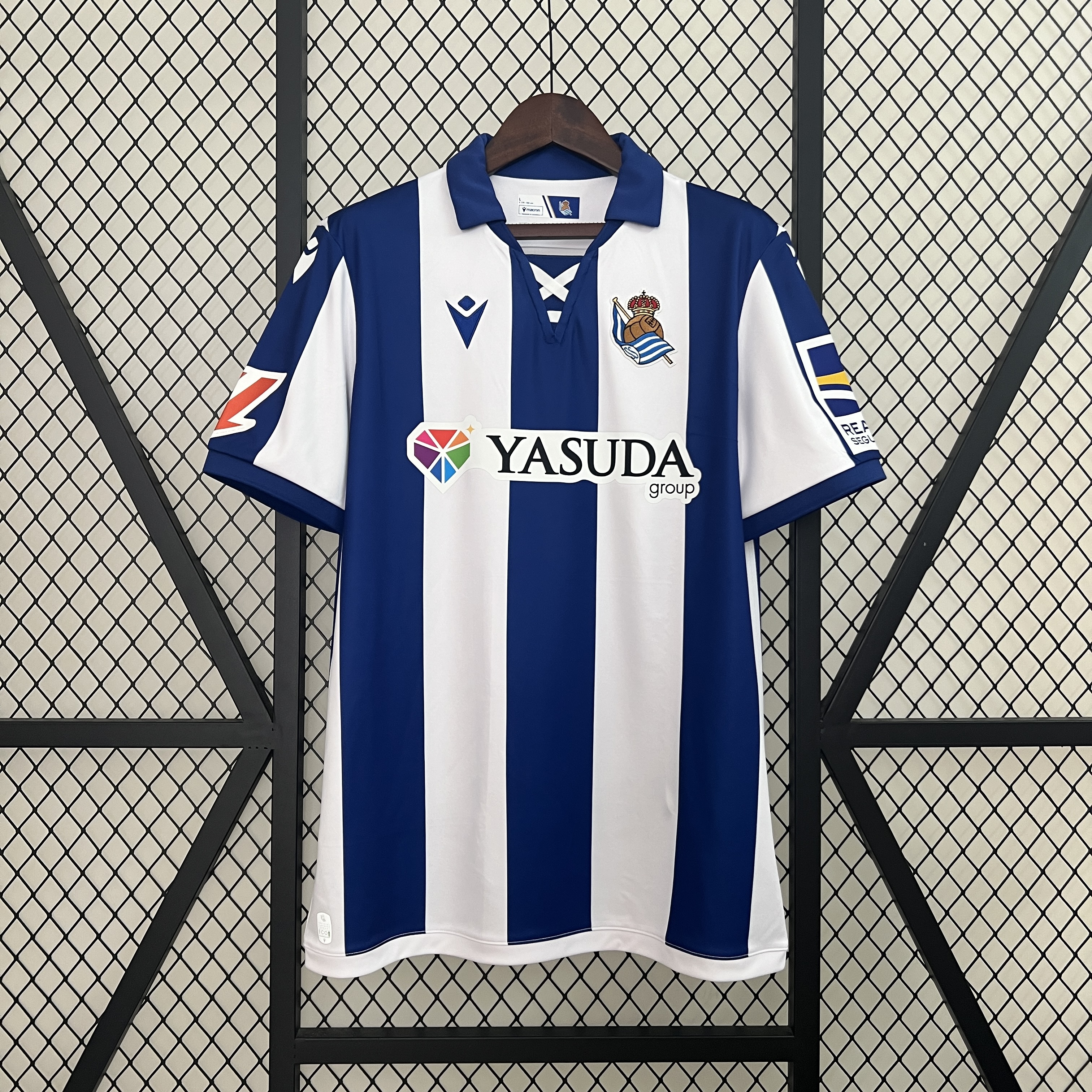 Real Sociedad 24-25 Home Stadium Jersey - Fans Version - ReplicasJersey