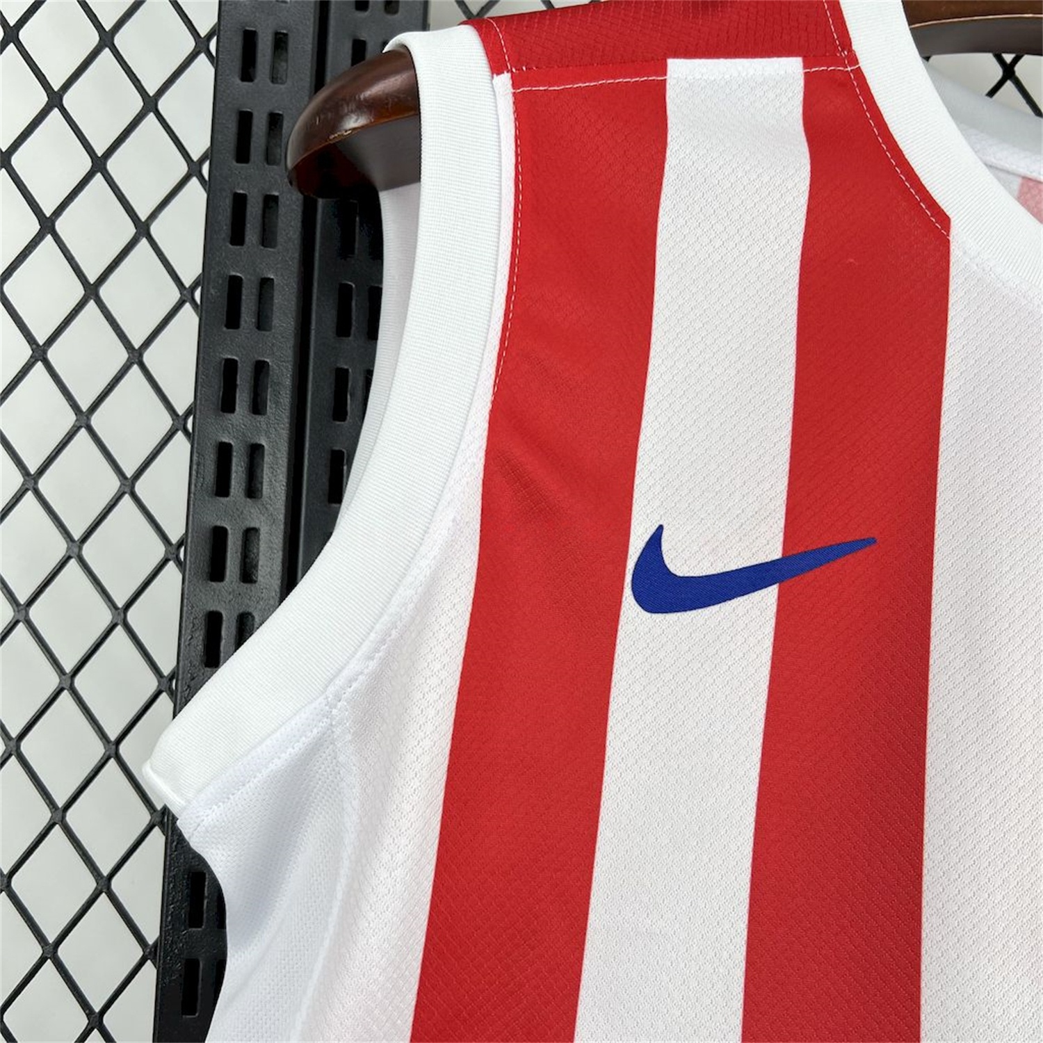 Atletico Madrid 25-26 Home Unsponsored Training Vest - Fans Version - ReplicasJersey