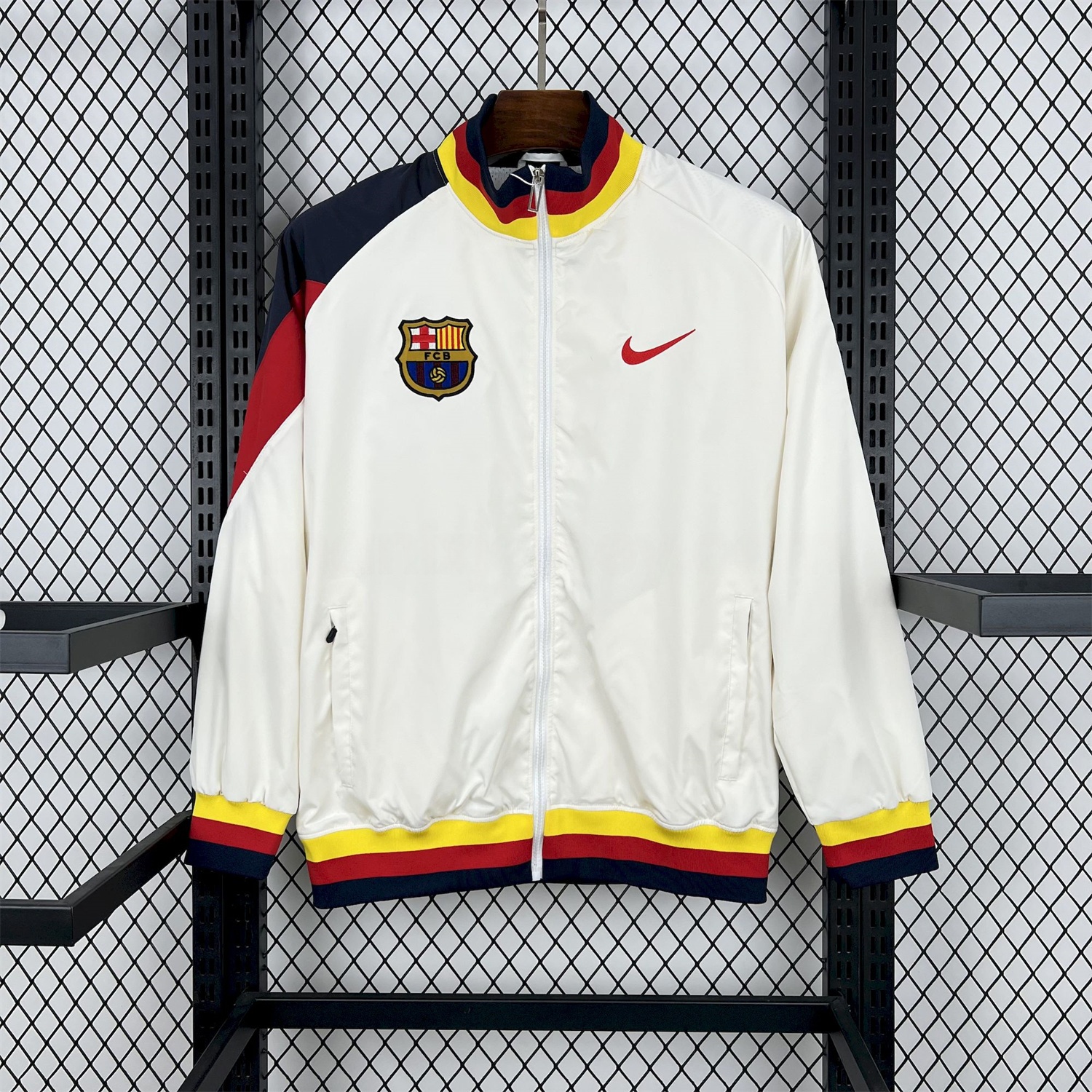 B.A.R.S.A Retro 1994-95 Player Windbreaker - White - ReplicasJersey