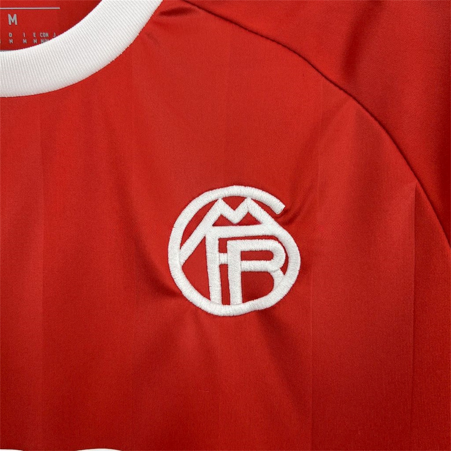 Bayern Munich 25-26 Red Trefoil Goalkeeper Jersey - Fans Version - ReplicasJersey