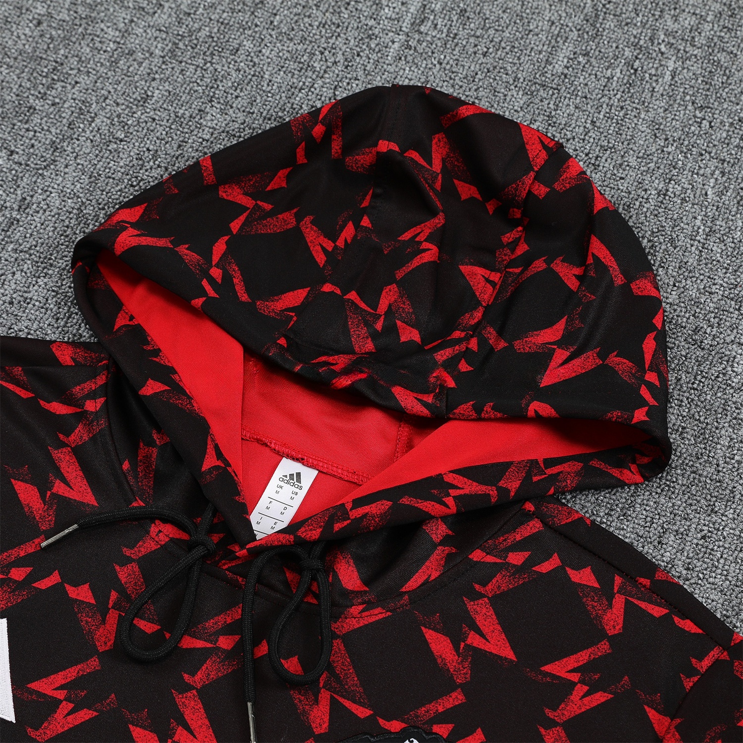 Manchester United 24-25 Pre-Match Home Traning Hoodie Set - Red Top and Black Pants - ReplicasJersey