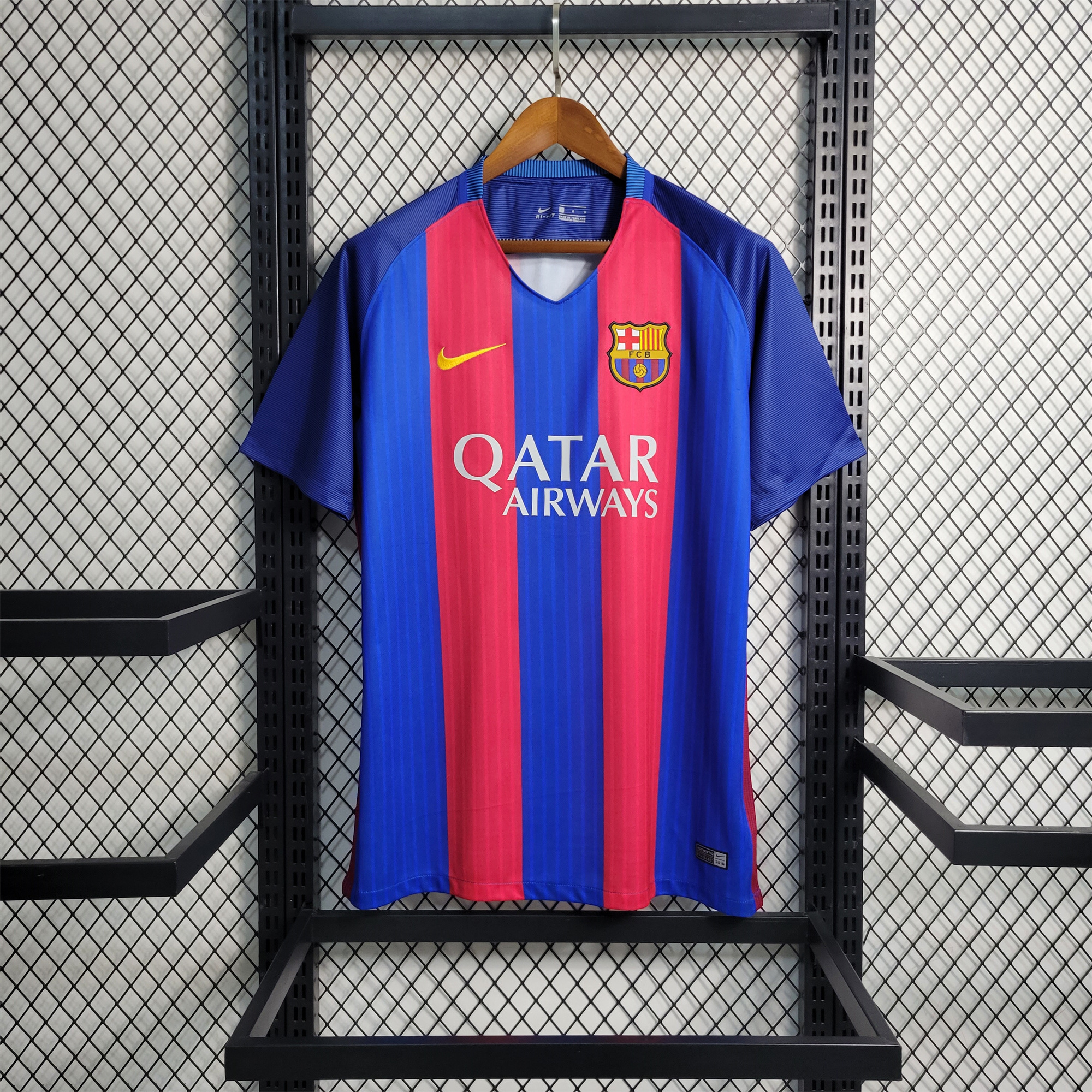 B.A.R.S.A Retro 16-17 Home Stadium Jersey - ReplicasJersey