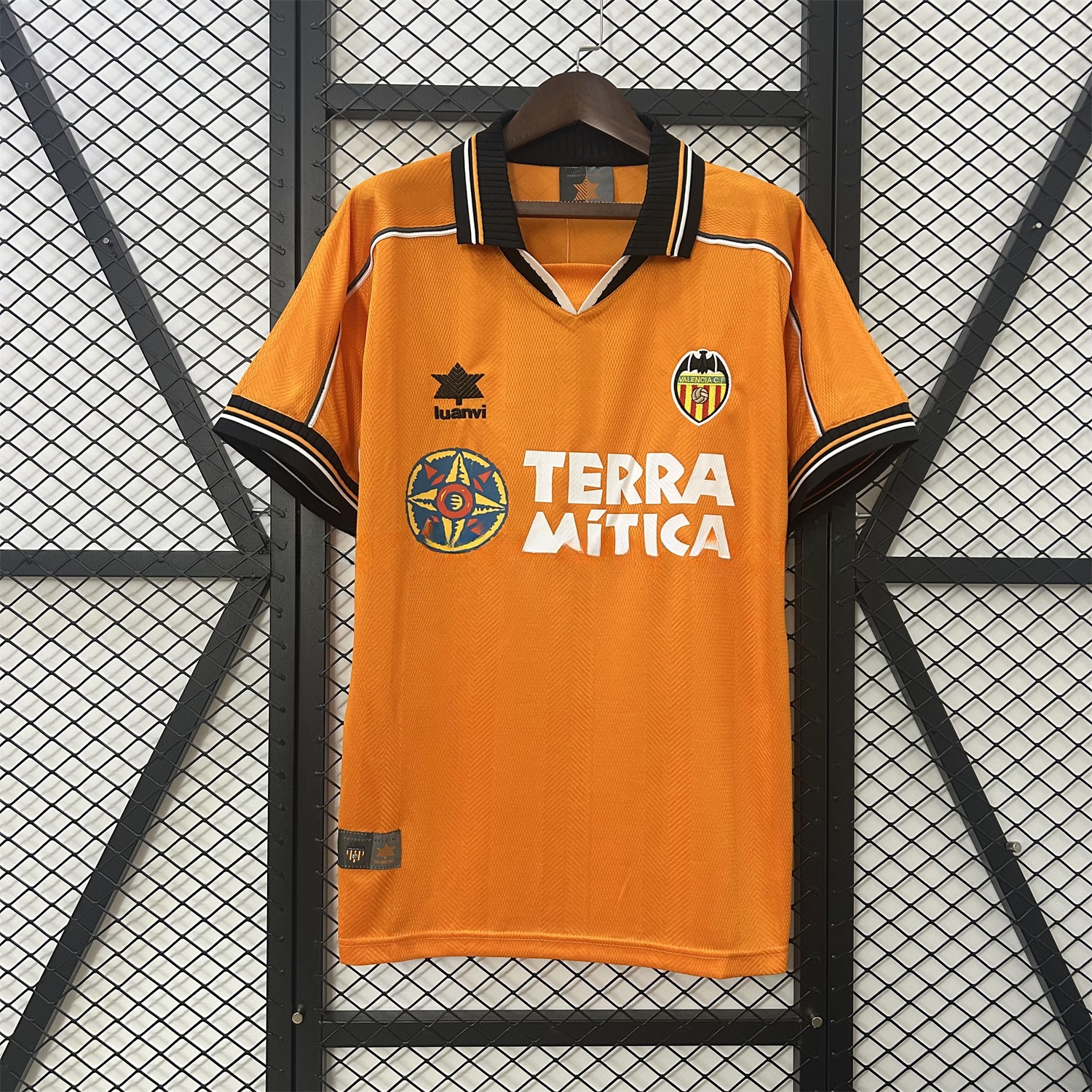 Retro Valencia 1999-00 Away Jersey - ReplicasJersey