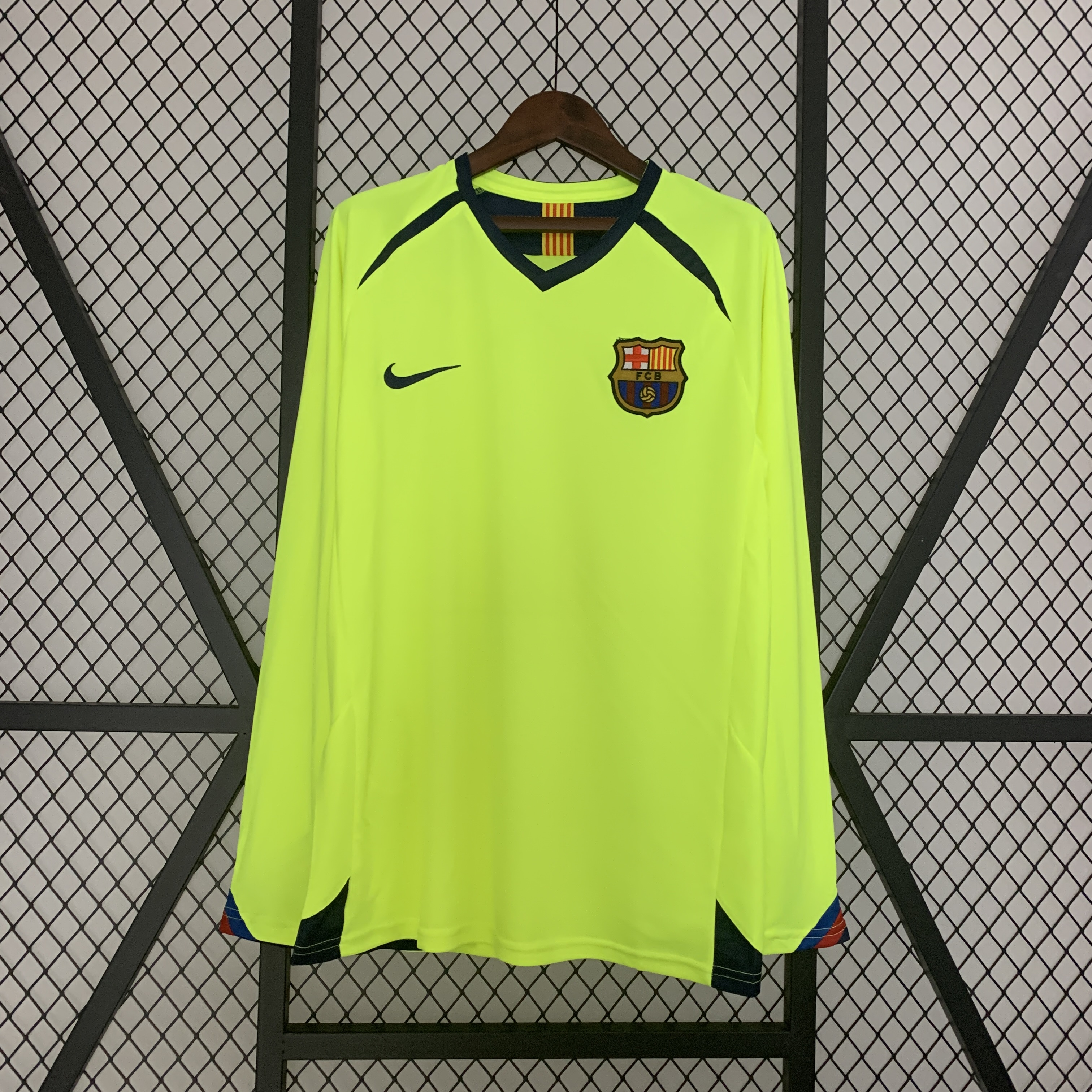 B.A.R.S.A Retro 05-06 Away Stadium Long Sleeve Jersey - ReplicasJersey