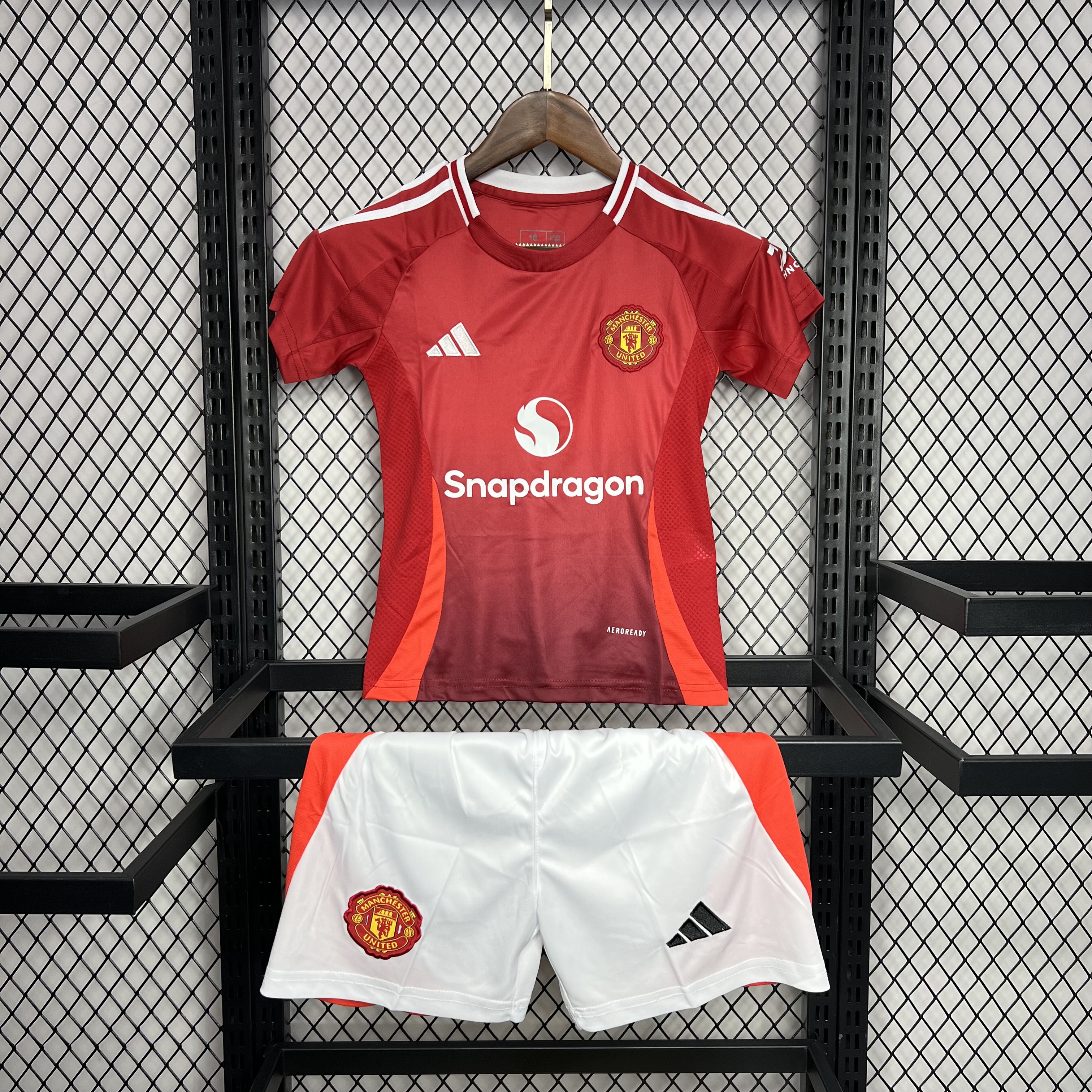 Manchester United 24-25 Home Stadium Kids Kit - ReplicasJersey