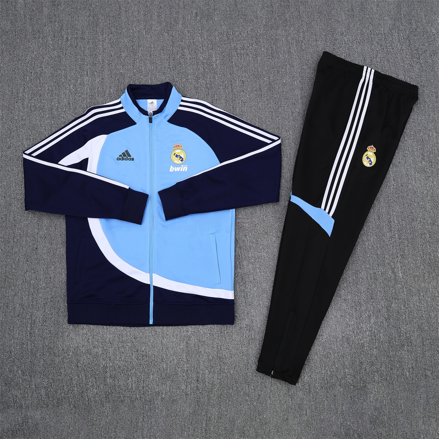 Real Madrid 25-26 Throwback Jacket Training Tracksuit - Blue Jackets & Black Pants - ReplicasJersey