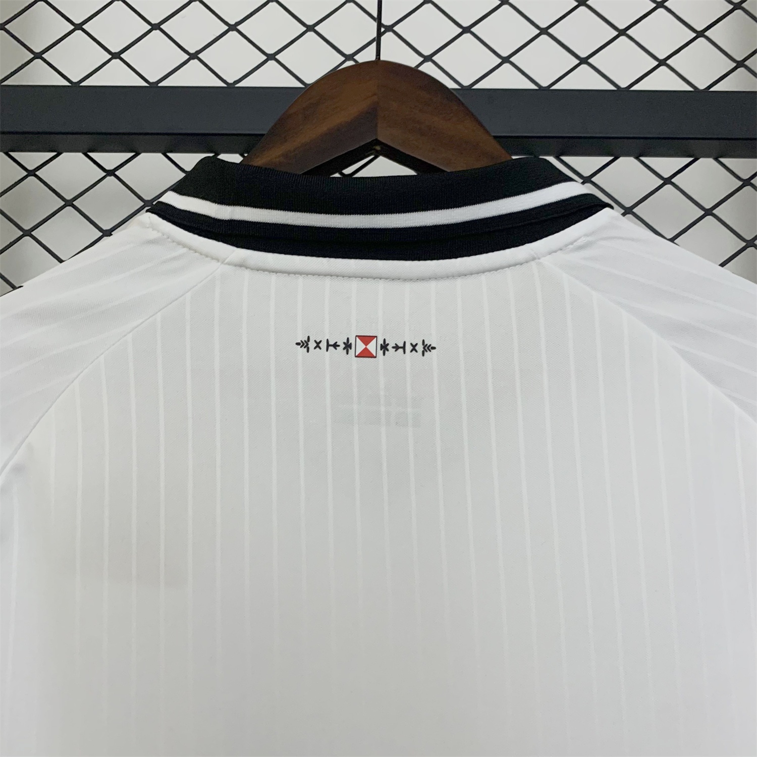 Celta Vigo 24-25 Oliveira Dos Cen Anos White Goalkeeper Jersey - Fans Version - ReplicasJersey