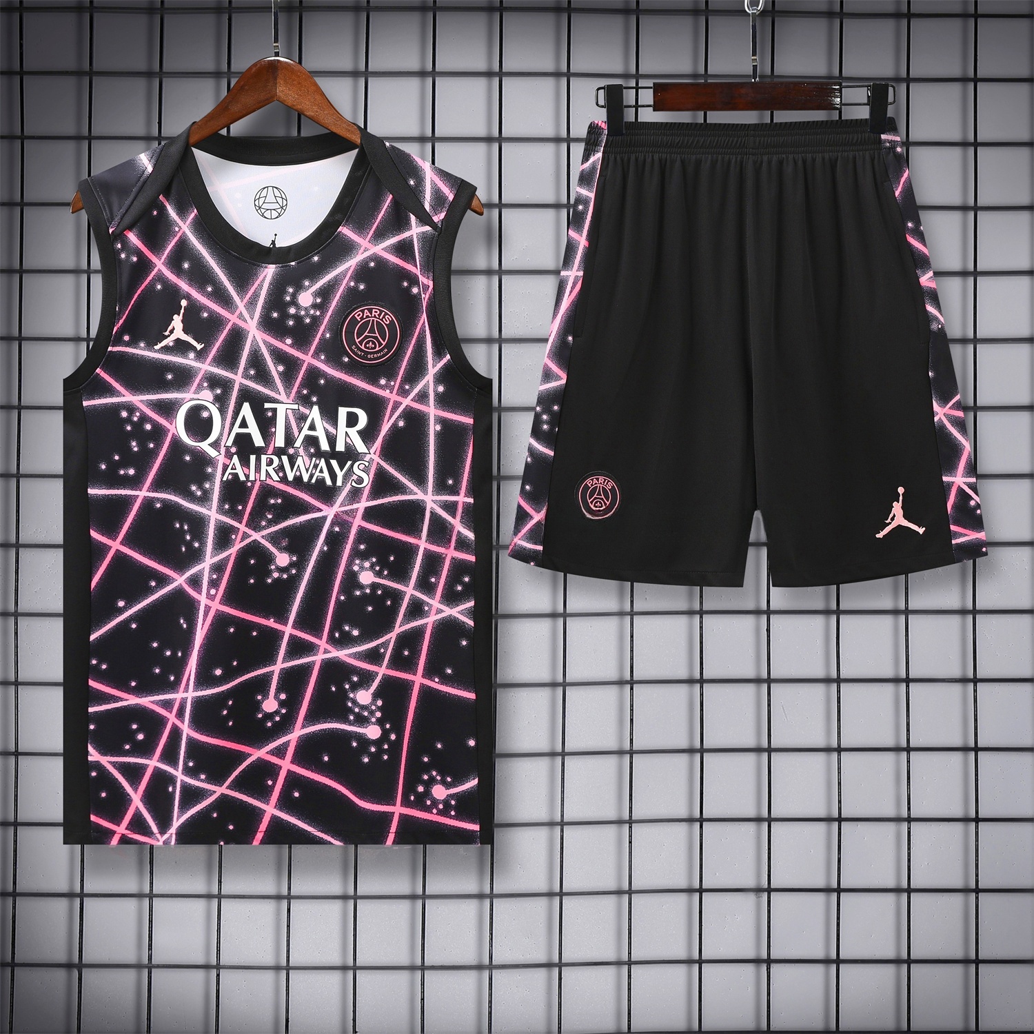 Paris Saint-Germain PSG 25-26 Vest Training Set - Pink Fluorescent Rays Black Vest & Black Shorts - ReplicasJersey