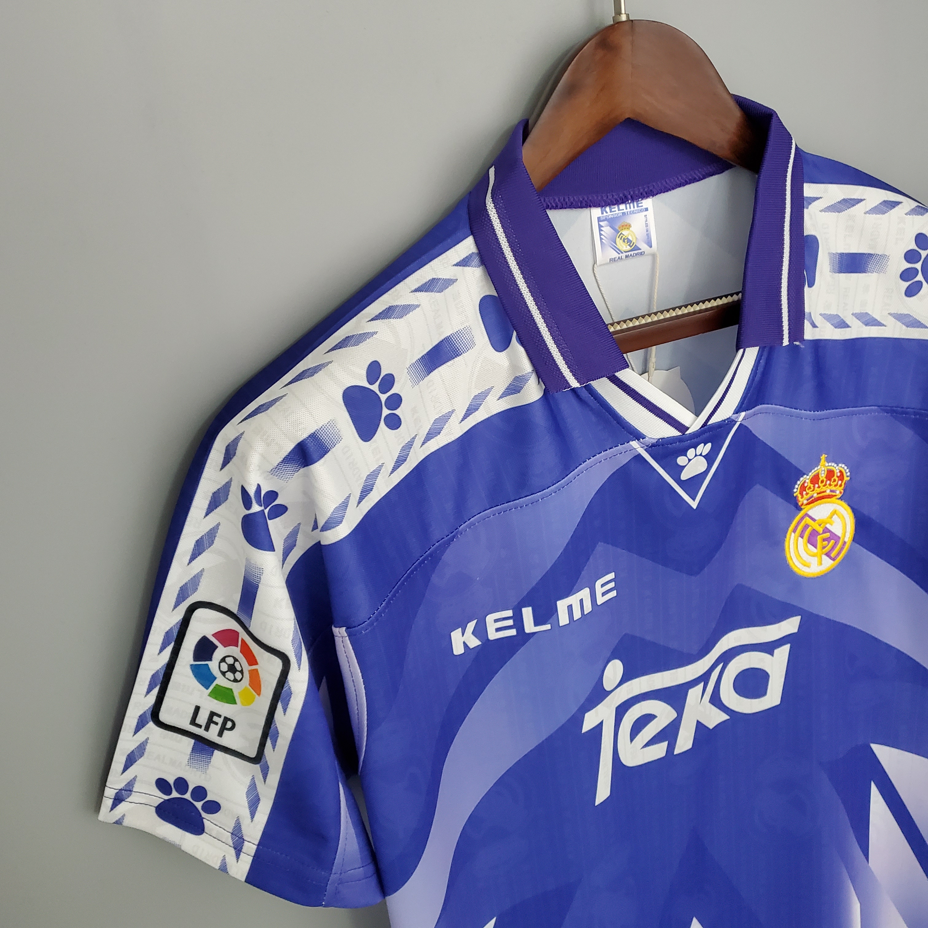 Retro Real Madrid 1996-97 Away Jersey - ReplicasJersey