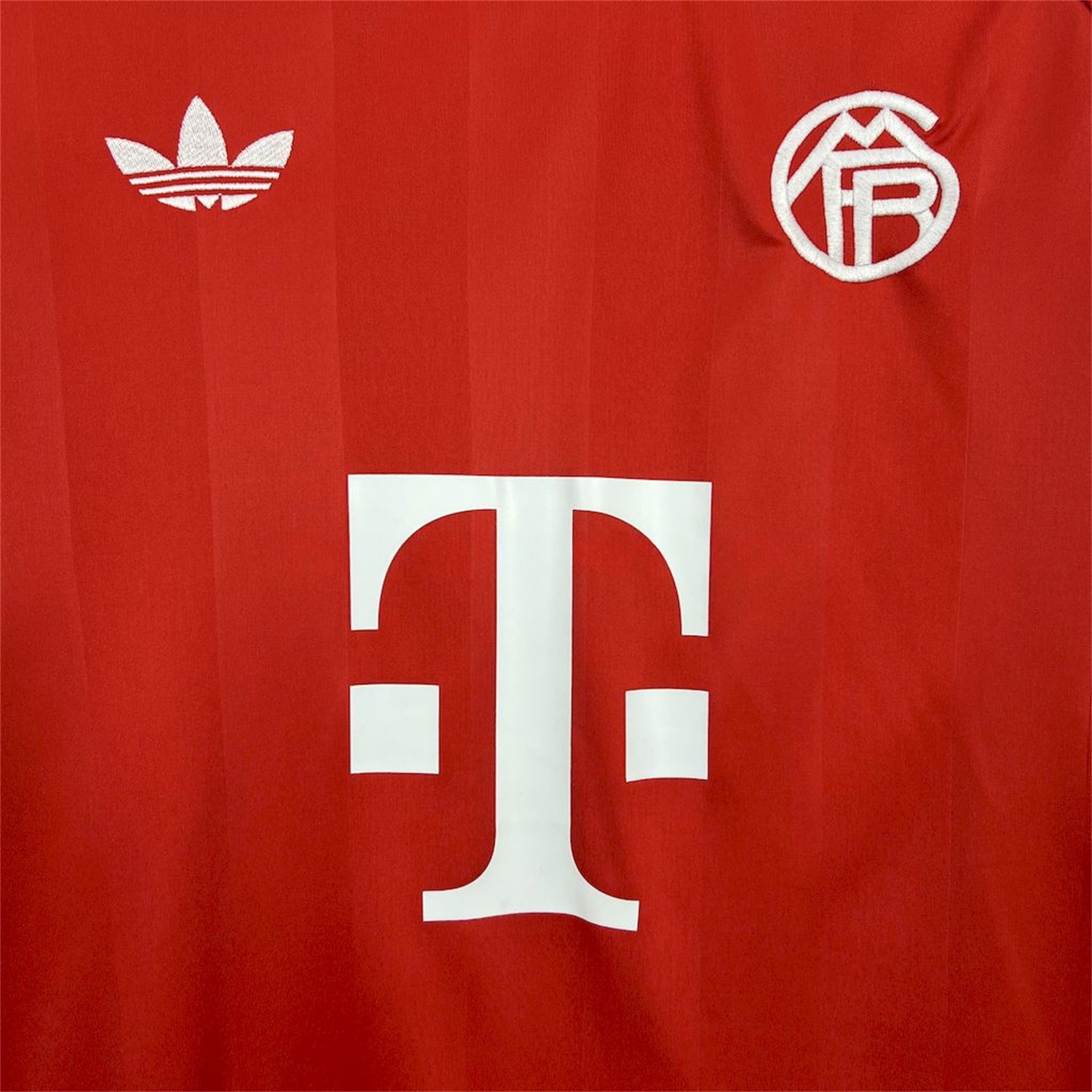 Bayern Munich 25-26 Red Trefoil Goalkeeper Jersey - Fans Version - ReplicasJersey