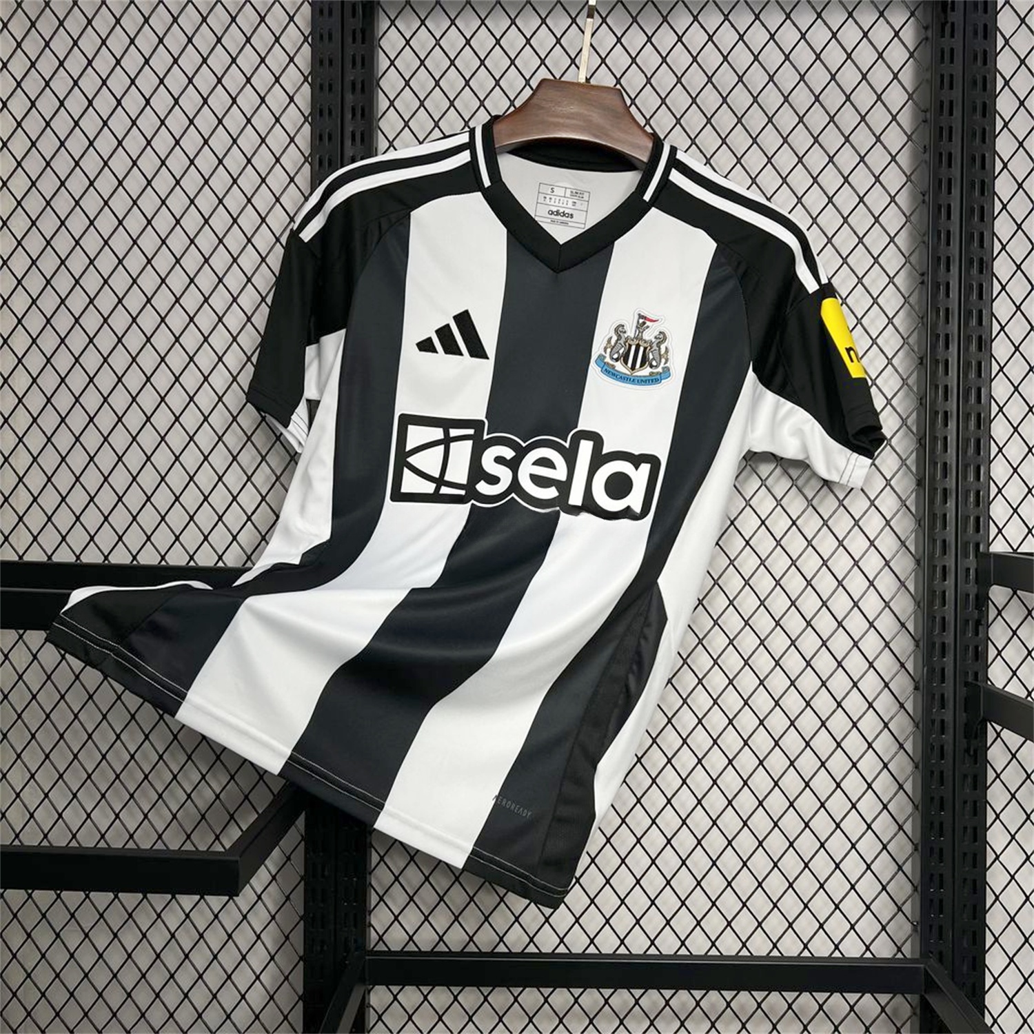 Newcastle United 2025 CARABAO CUP FINAL Home Jersey - Fans Version - ReplicasJersey