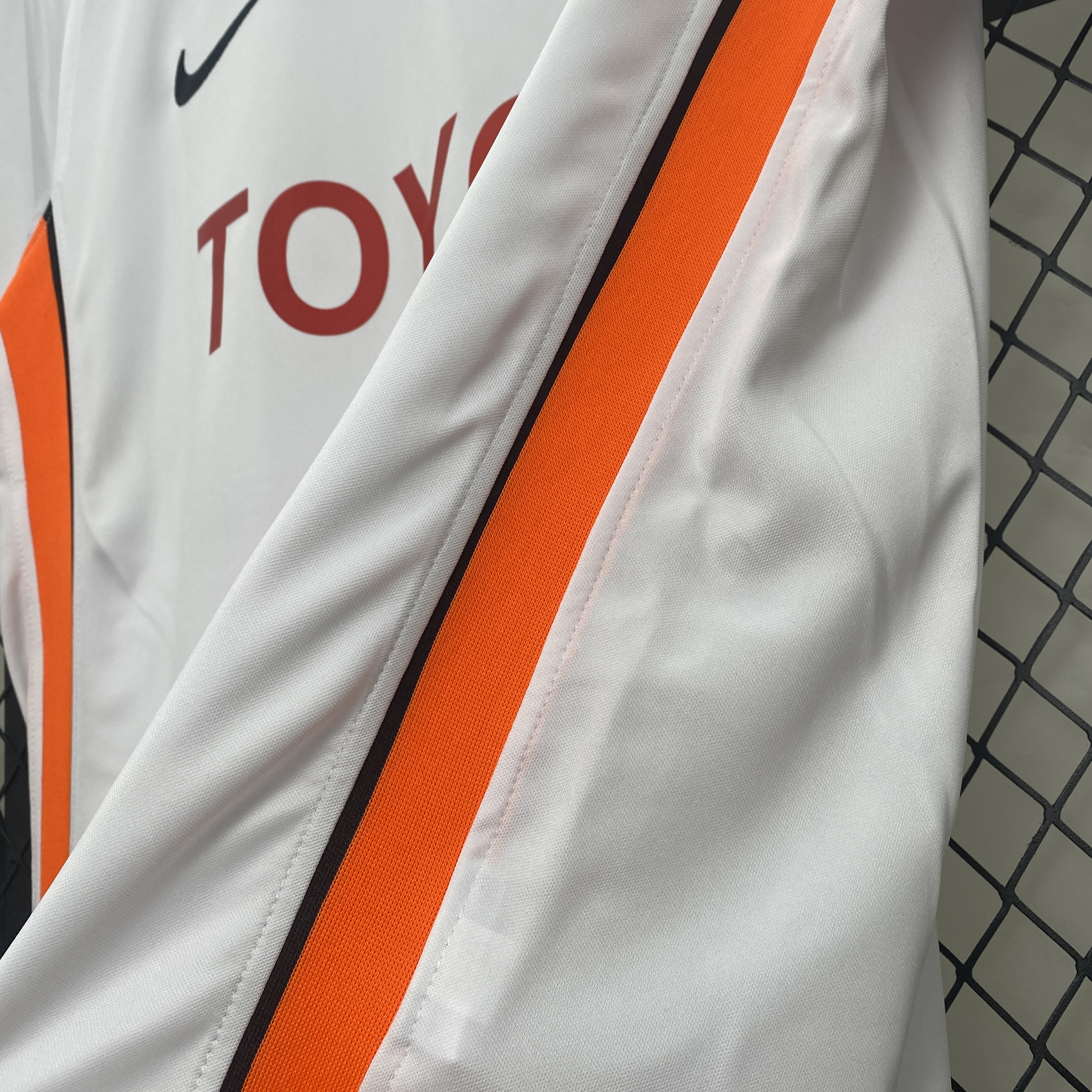 Retro Valencia 2006-07 Home Jersey - ReplicasJersey