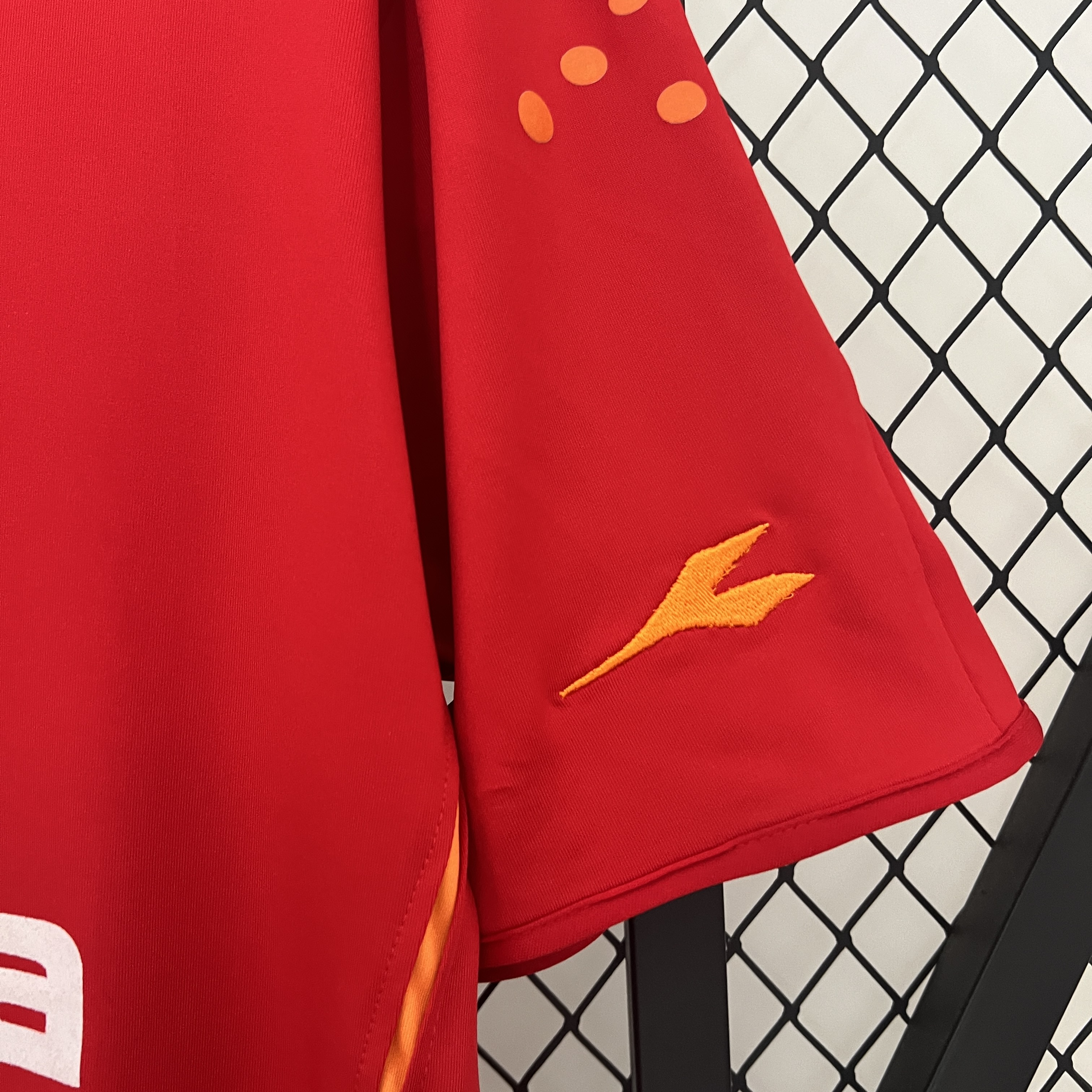 Retro Roma 2004-05 Home Jersey - ReplicasJersey