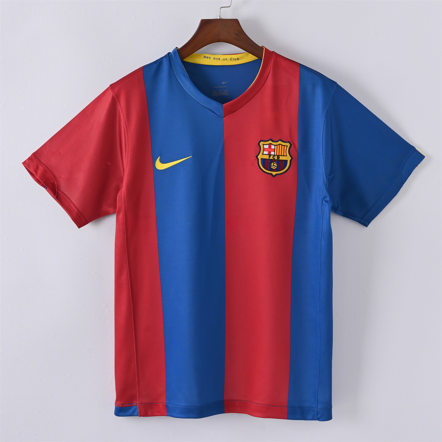 B.A.R.S.A Retro 06-07 Home Unsponsored Jersey - ReplicasJersey