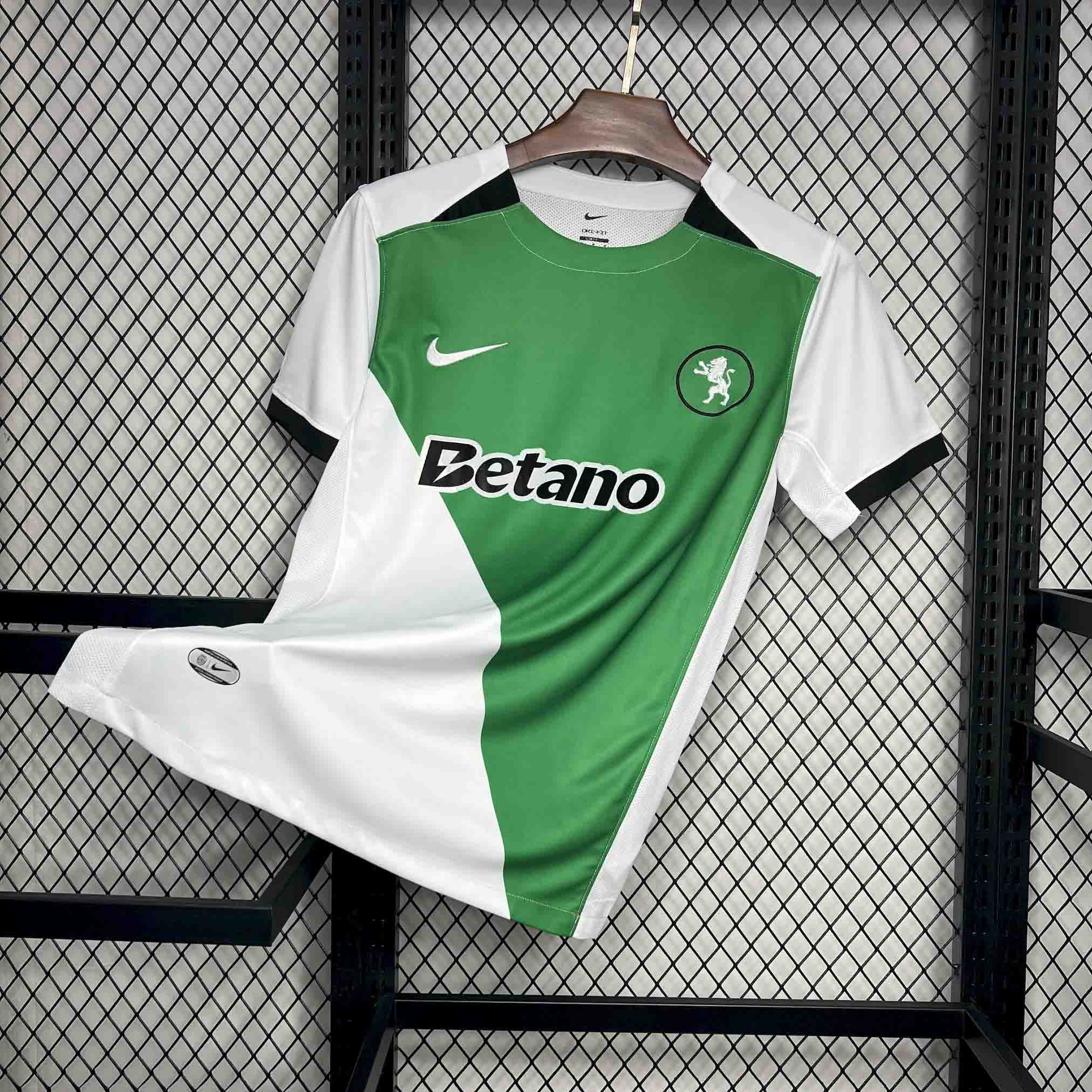 Sporting CP Portugal 24-25 Stromp Special Edition Jersey with Chest Patch - Fans Version - ReplicasJersey