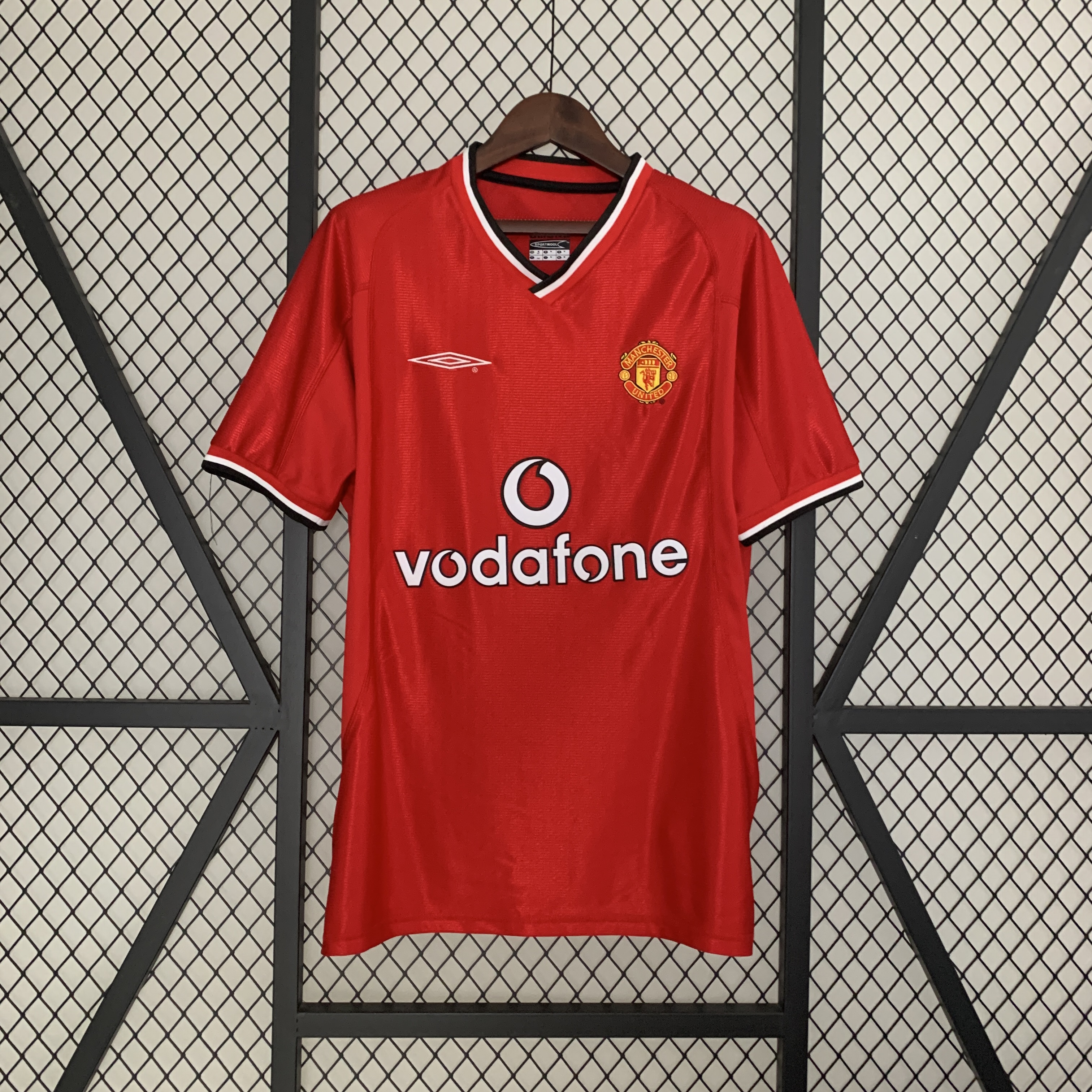 Manchester United Retro 03-04 Home Stadium Jersey - ReplicasJersey