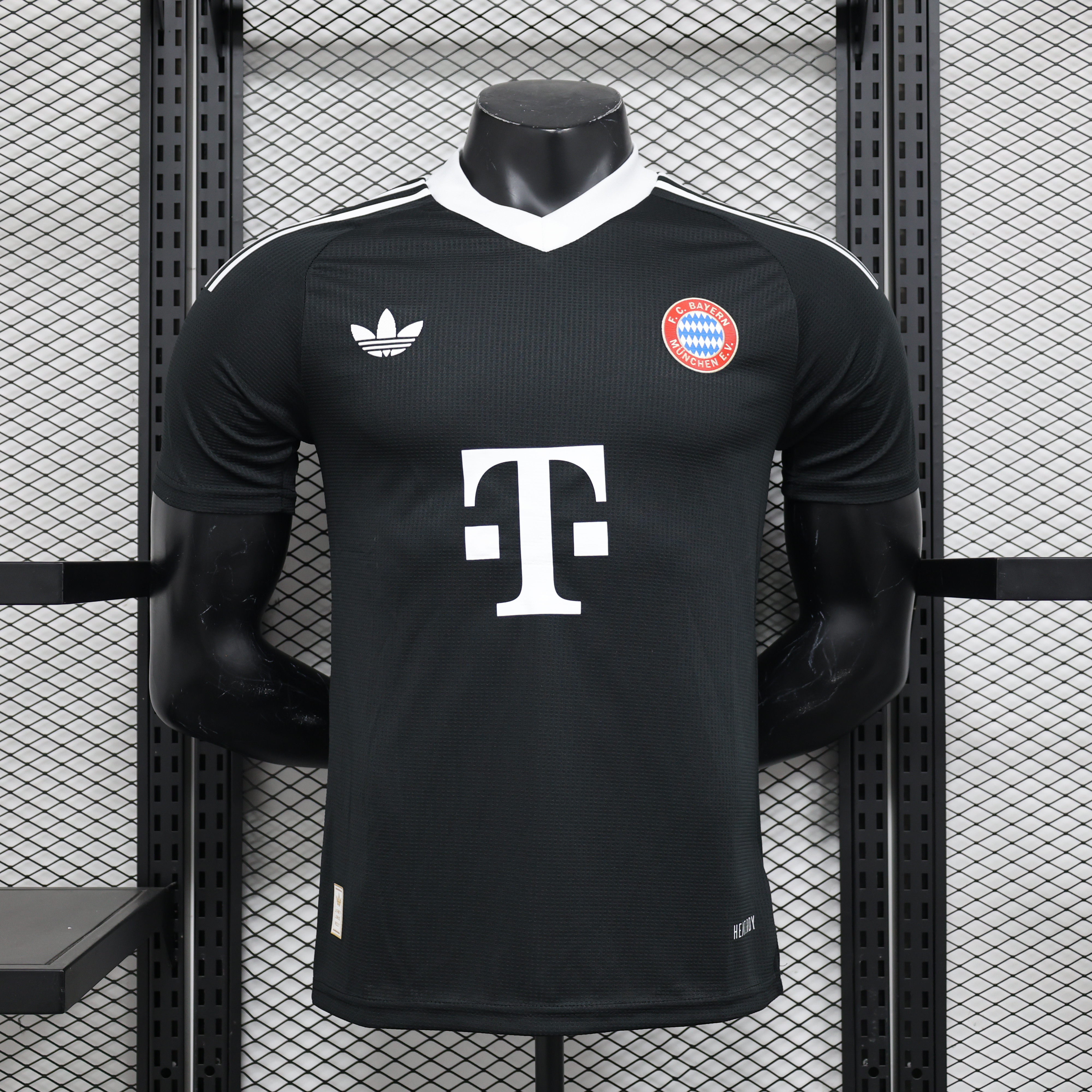 Bayern Munich 24-25 Third Goalkeeper Black Jersey - Player Version - ReplicasJersey