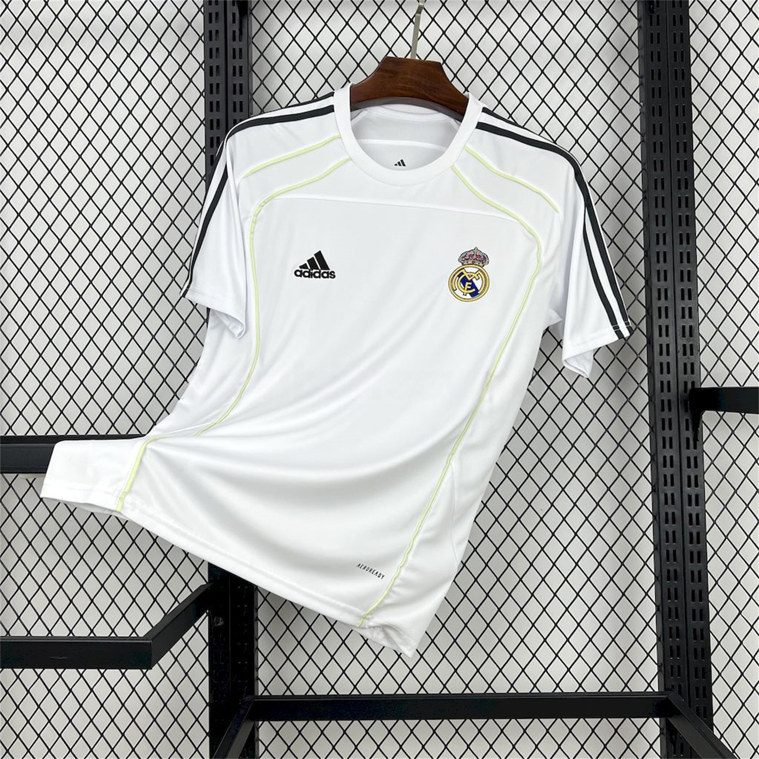 Real Madrid 25-26 Urban Purist Throwback White Jersey - Fans Version - ReplicasJersey