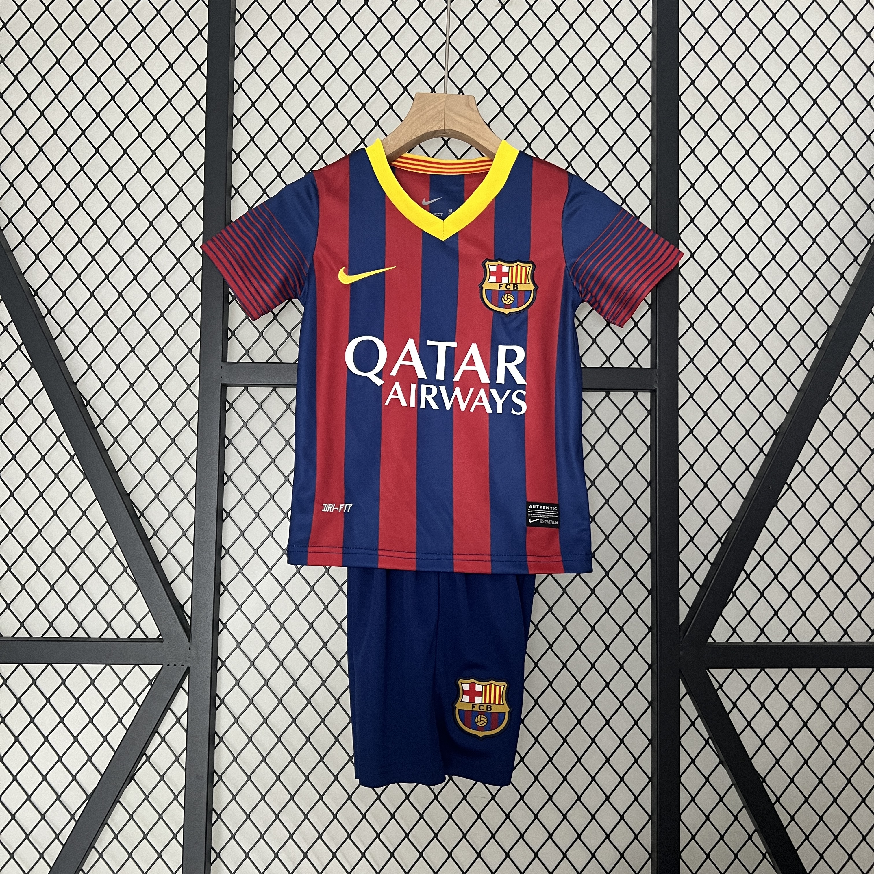 Retro B.A.R.S.A 2013-14 Home Stadium Kids Kit - ReplicasJersey
