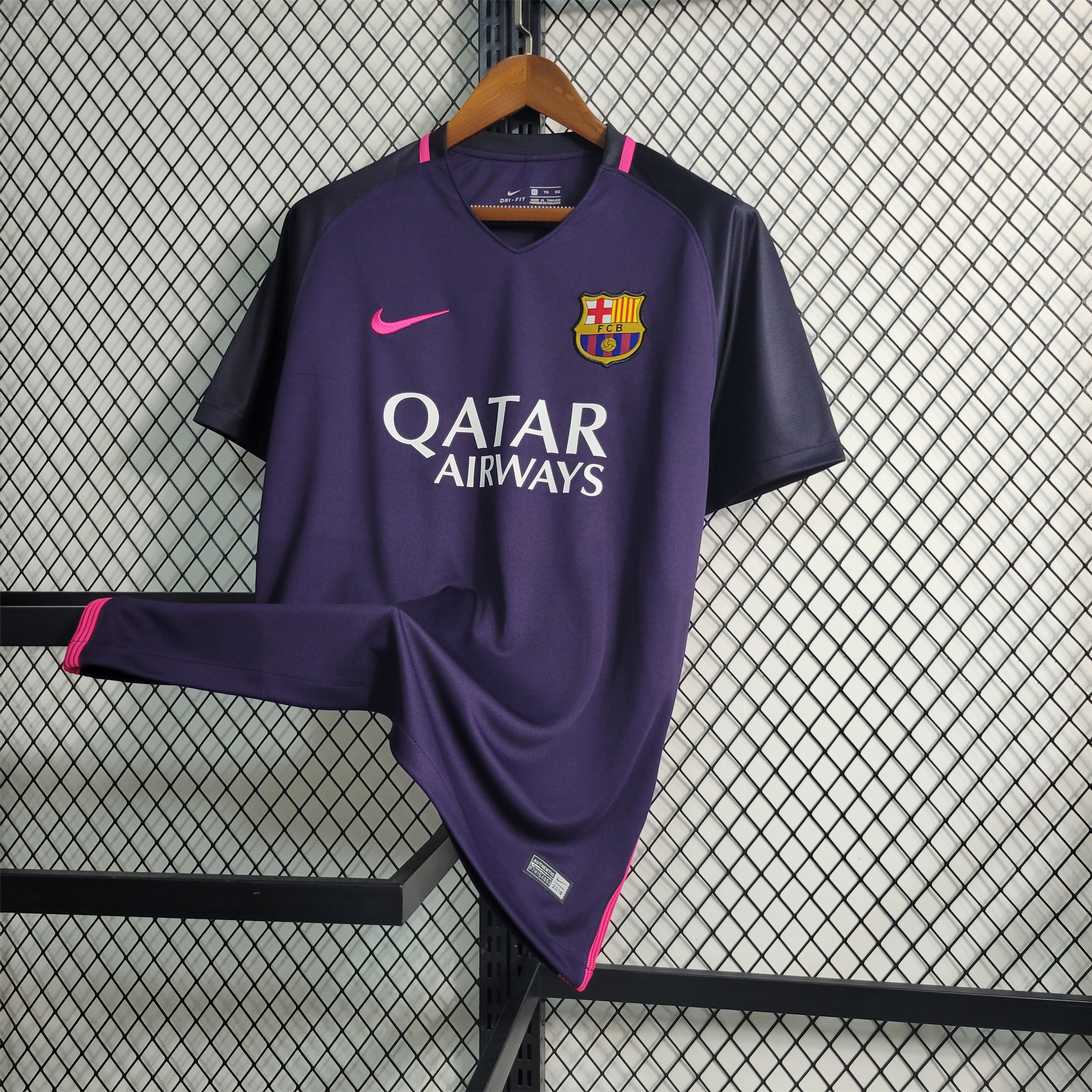 B.A.R.S.A Retro 16-17 Away Stadium Jersey - ReplicasJersey