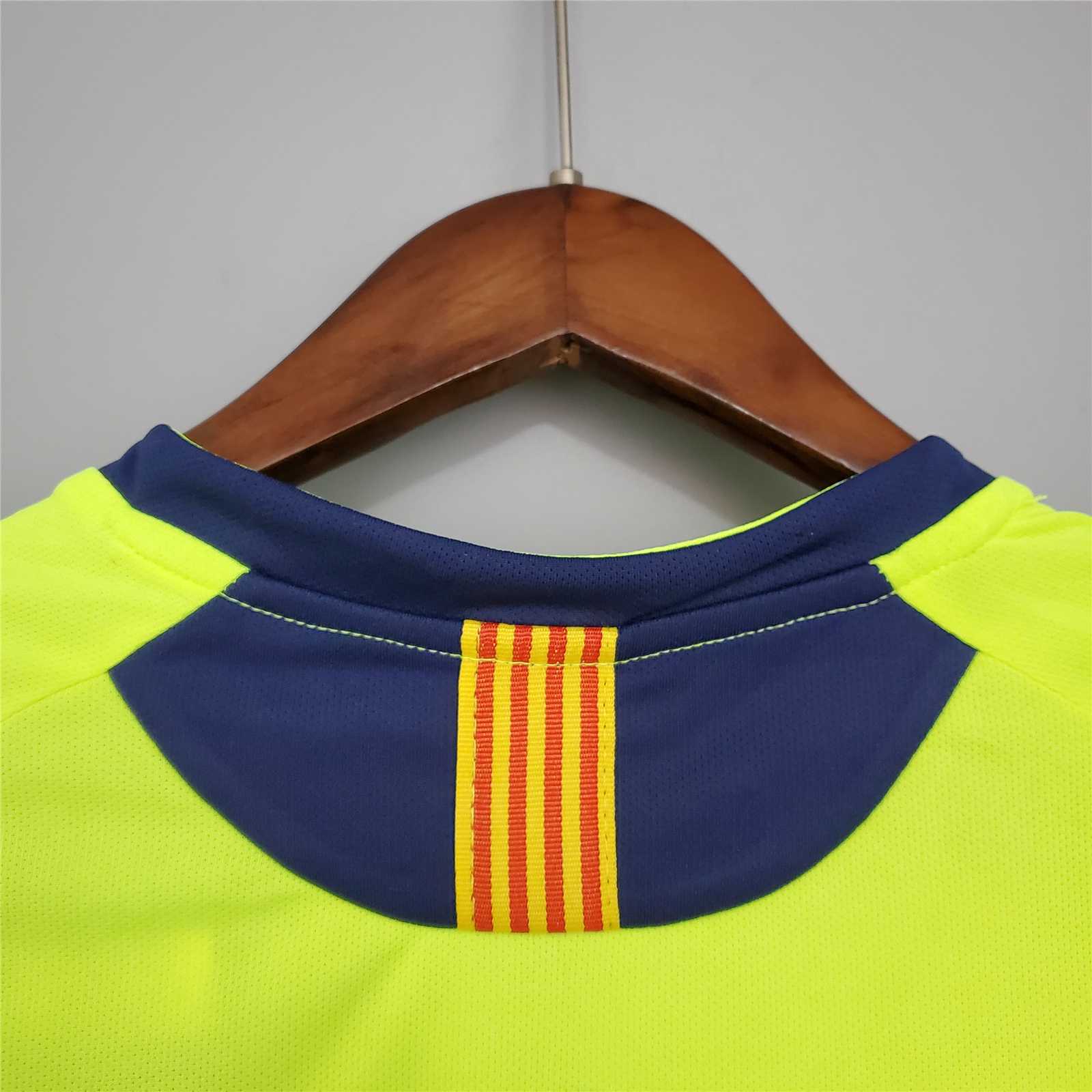 B.A.R.S.A Retro 05-06 Away Jersey - ReplicasJersey