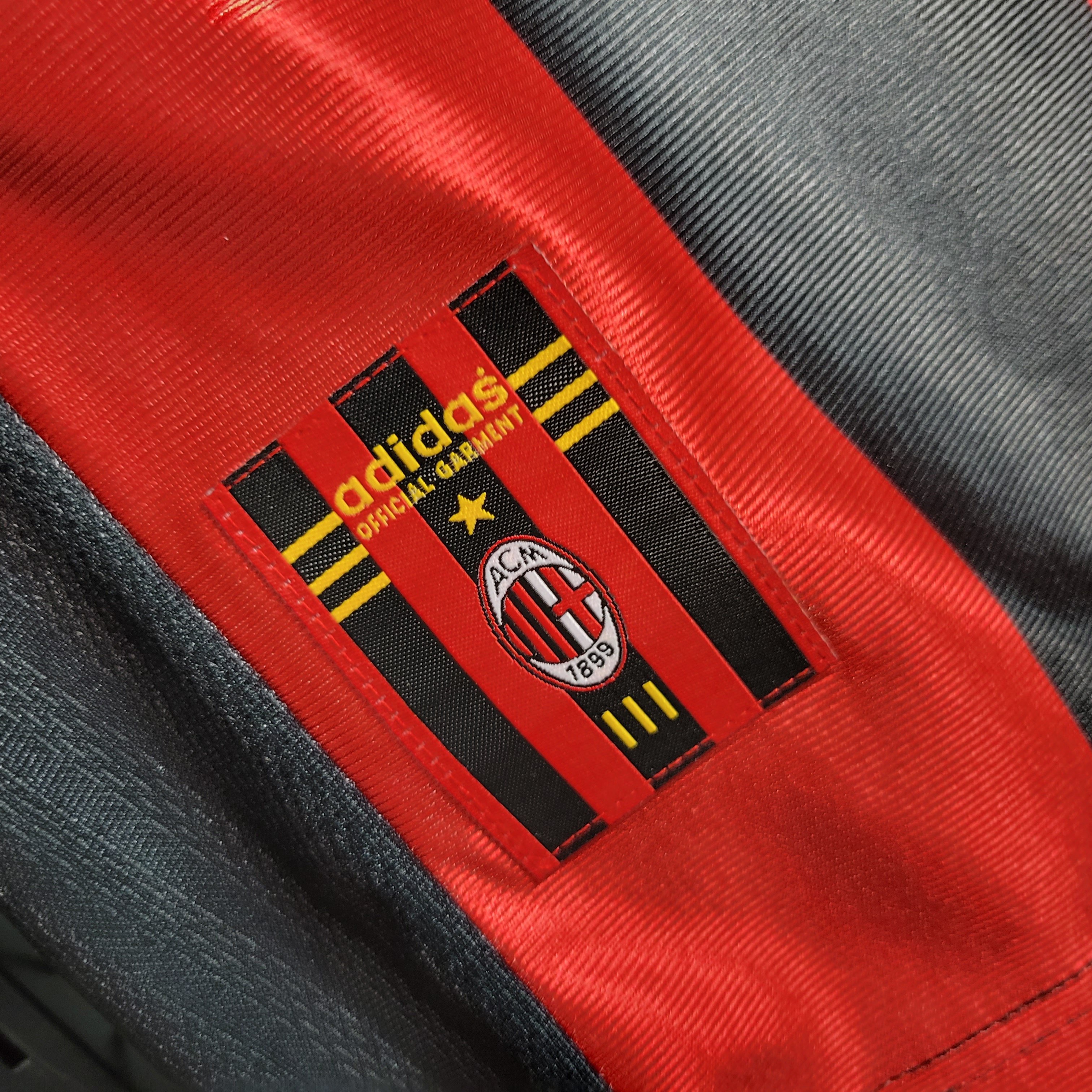 Retro AC Milan 98-99 Home Stadium Jersey - ReplicasJersey