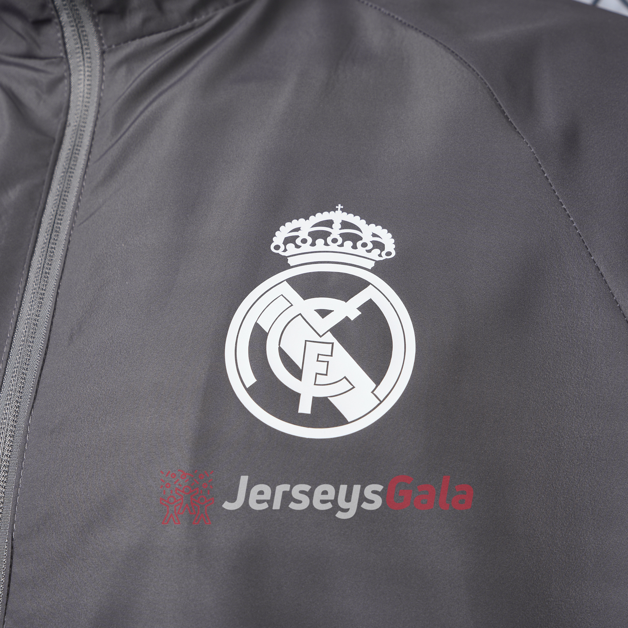 Real Madrid 24-25 Throwback Windbreaker Jacket - Grey - ReplicasJersey