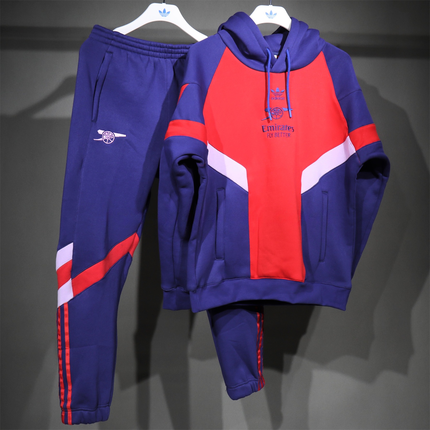 Arsenal 2025 Fleece-Lined Training Hoodie Set - Purple & Red Hoodie + Pants - ReplicasJersey