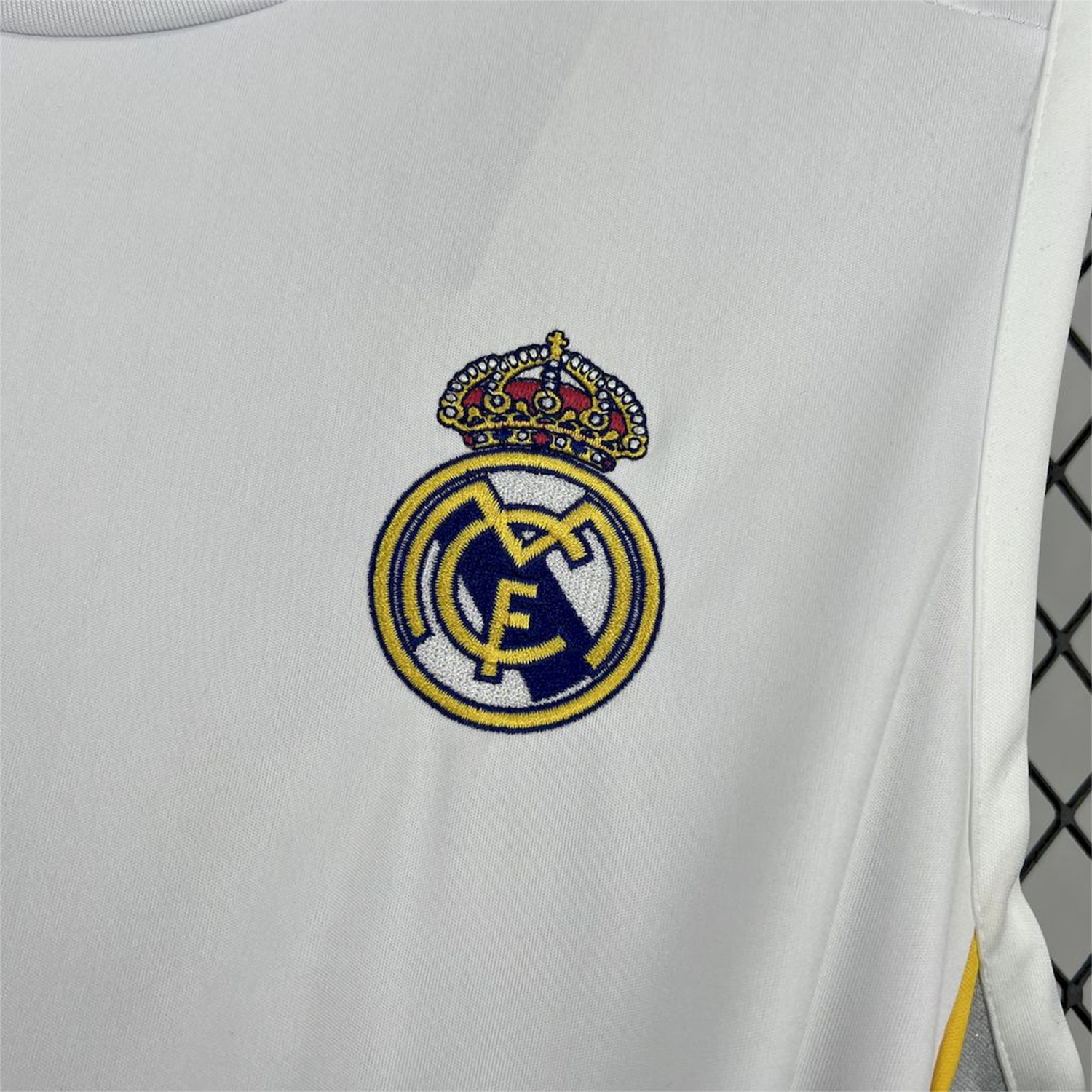 Real Madrid 25-26 Home Vest - Fans Version - ReplicasJersey