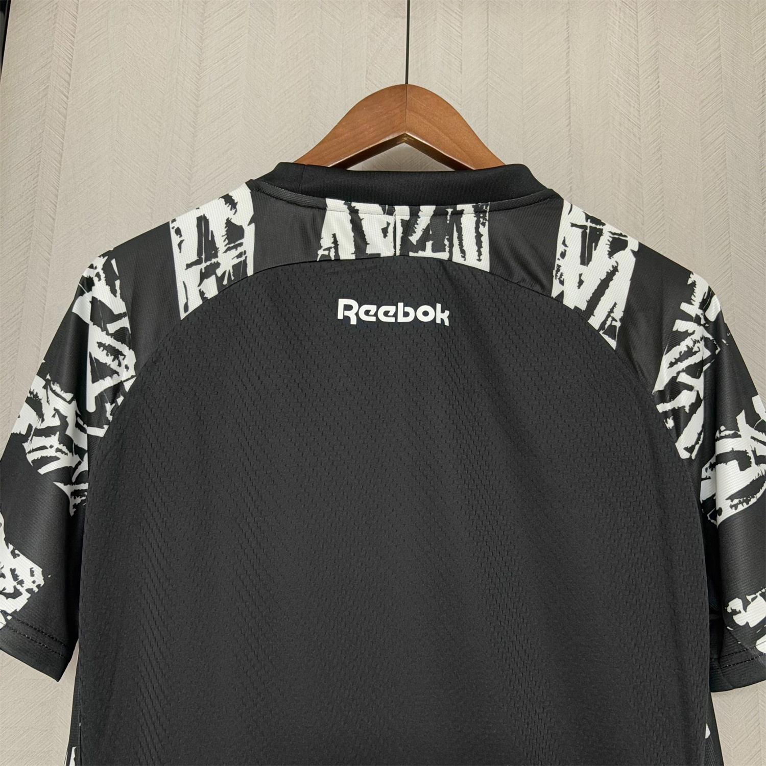 Botafogo 25-26 Black Pre-Match Jersey - Fans Version - ReplicasJersey