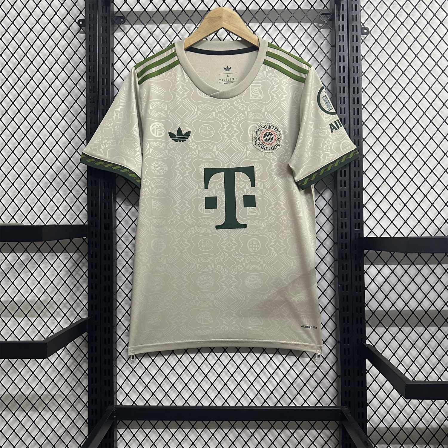 Bayern Munich 25-26 Oktoberfest Jersey - Fans Version - ReplicasJersey