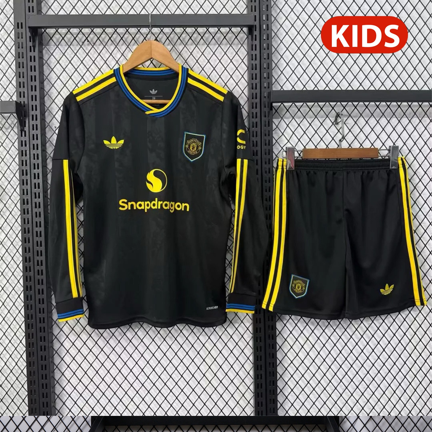 Manchester United 25-26 Third Black Long Sleeves Kids Kit - ReplicasJersey