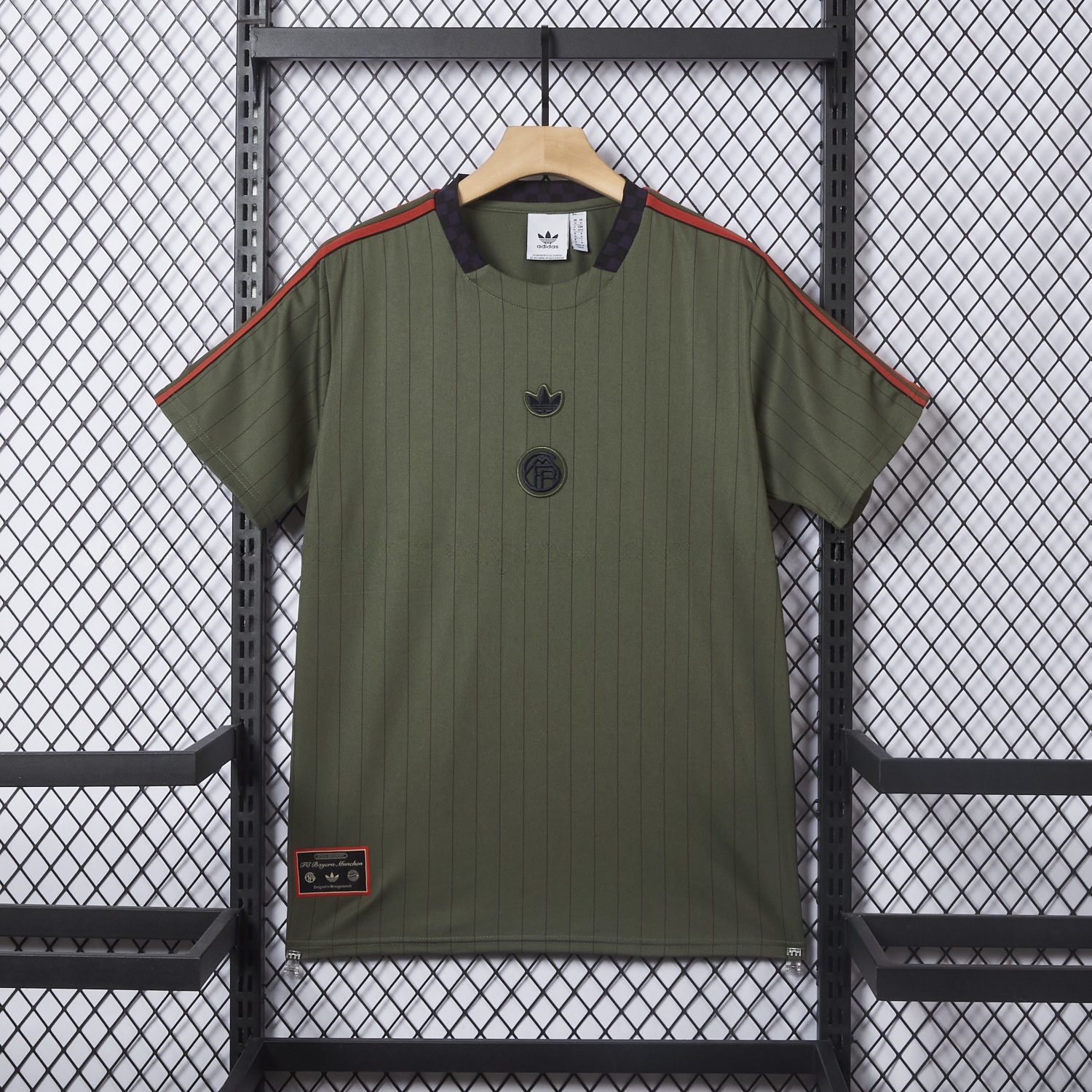 Bayern Munich 25-26 Trefoil Green Travel Jersey - Fans Version - ReplicasJersey