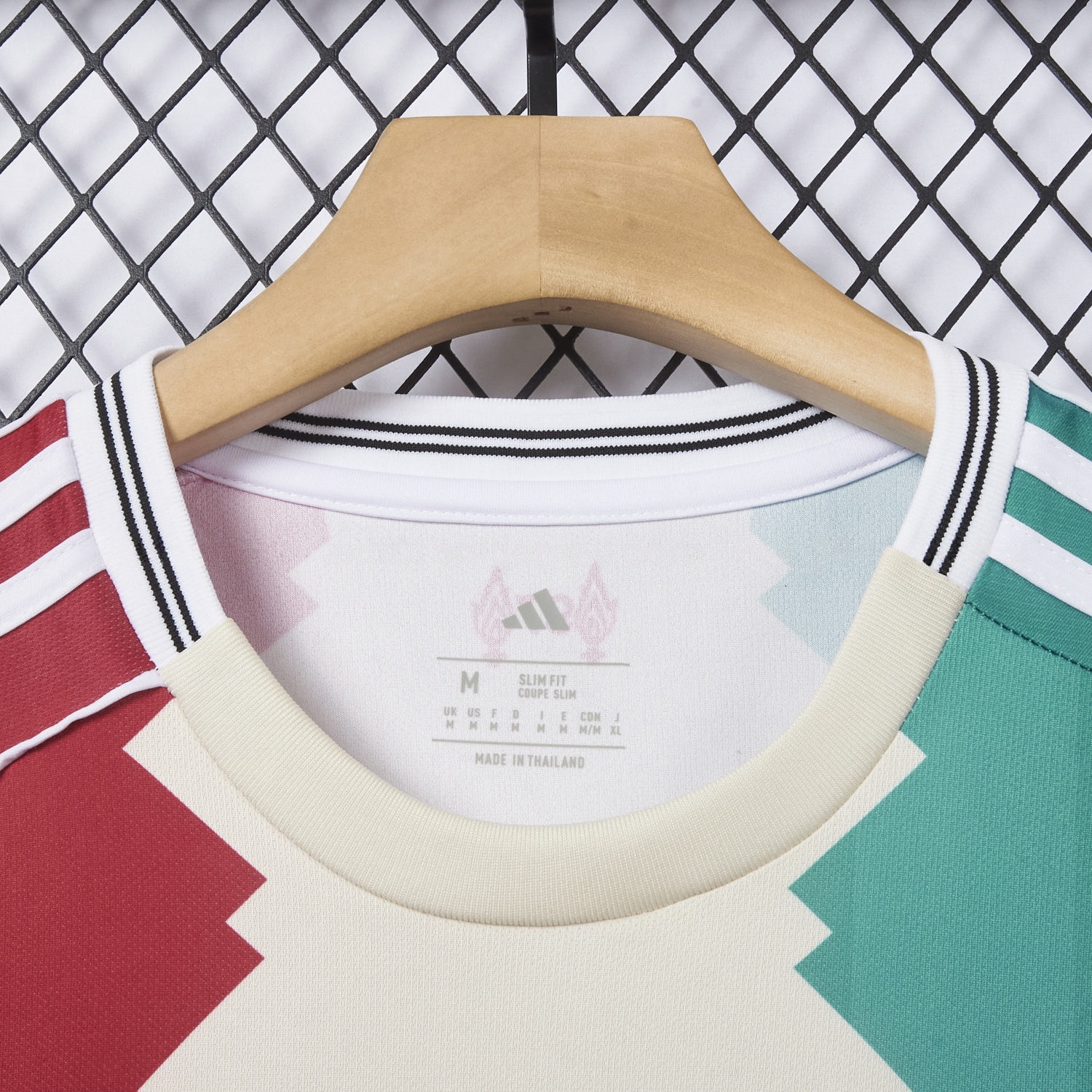 Liver.pool 25-26 Tricolor Shirt - Fans Version - ReplicasJersey