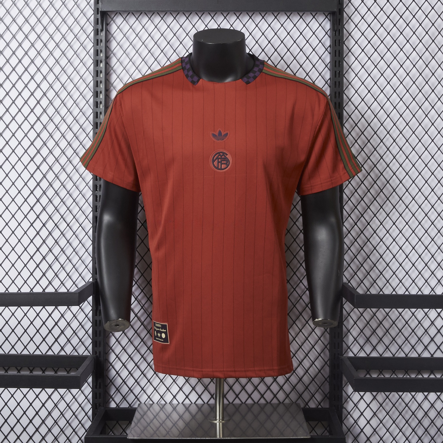 Bayern Munich 25-26 Trefoil Red Travel Jersey - Player Version - ReplicasJersey