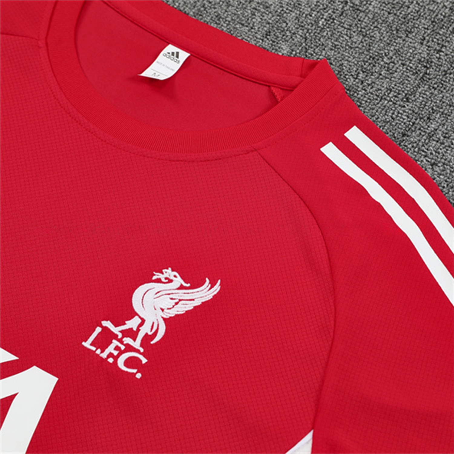 Liver.pool 25-26 Kids Short-Sleeve Training Set - Red Top & Black Shorts - ReplicasJersey