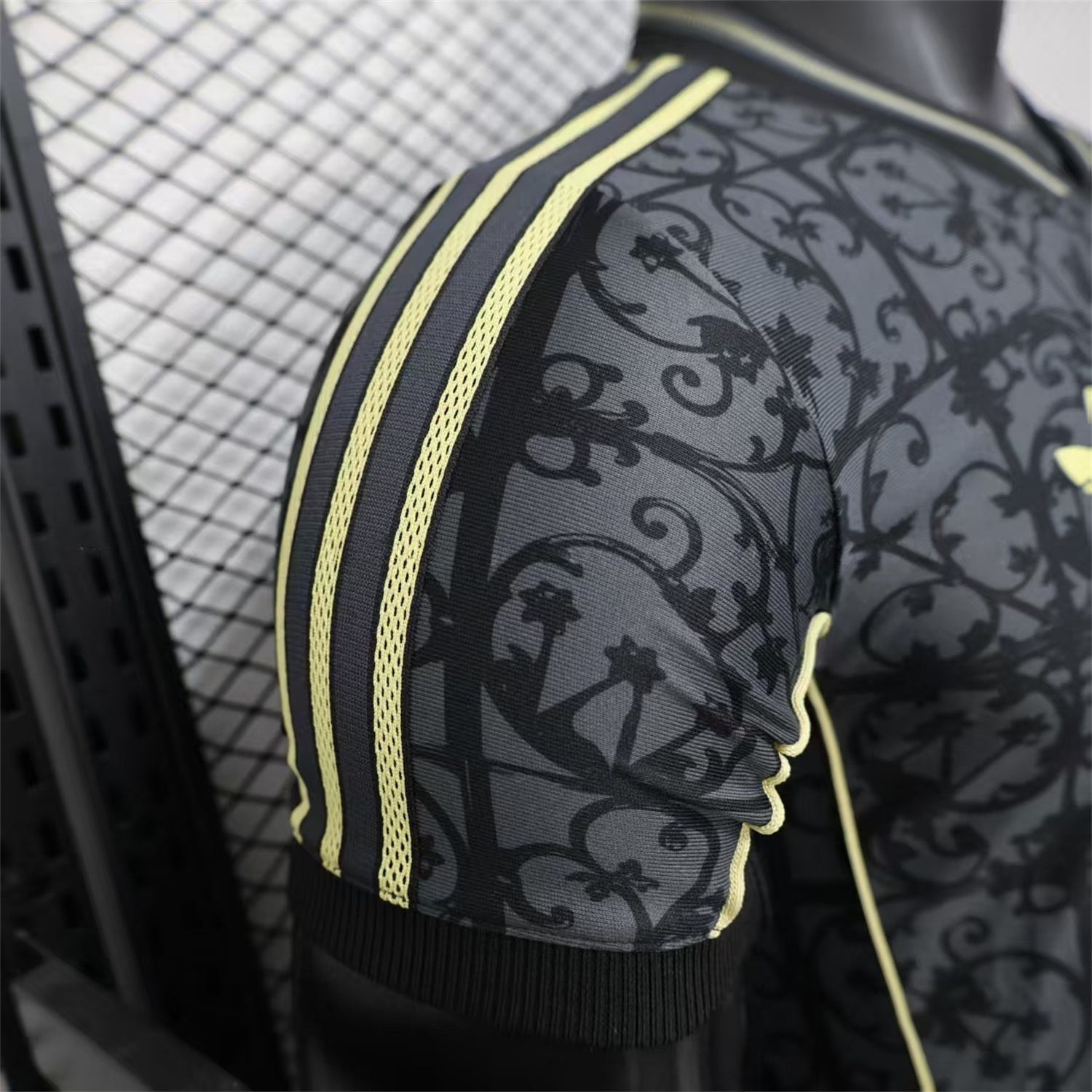 Liver.pool 25-26 Black Floral Pattern Special Jersey - Player Version - ReplicasJersey