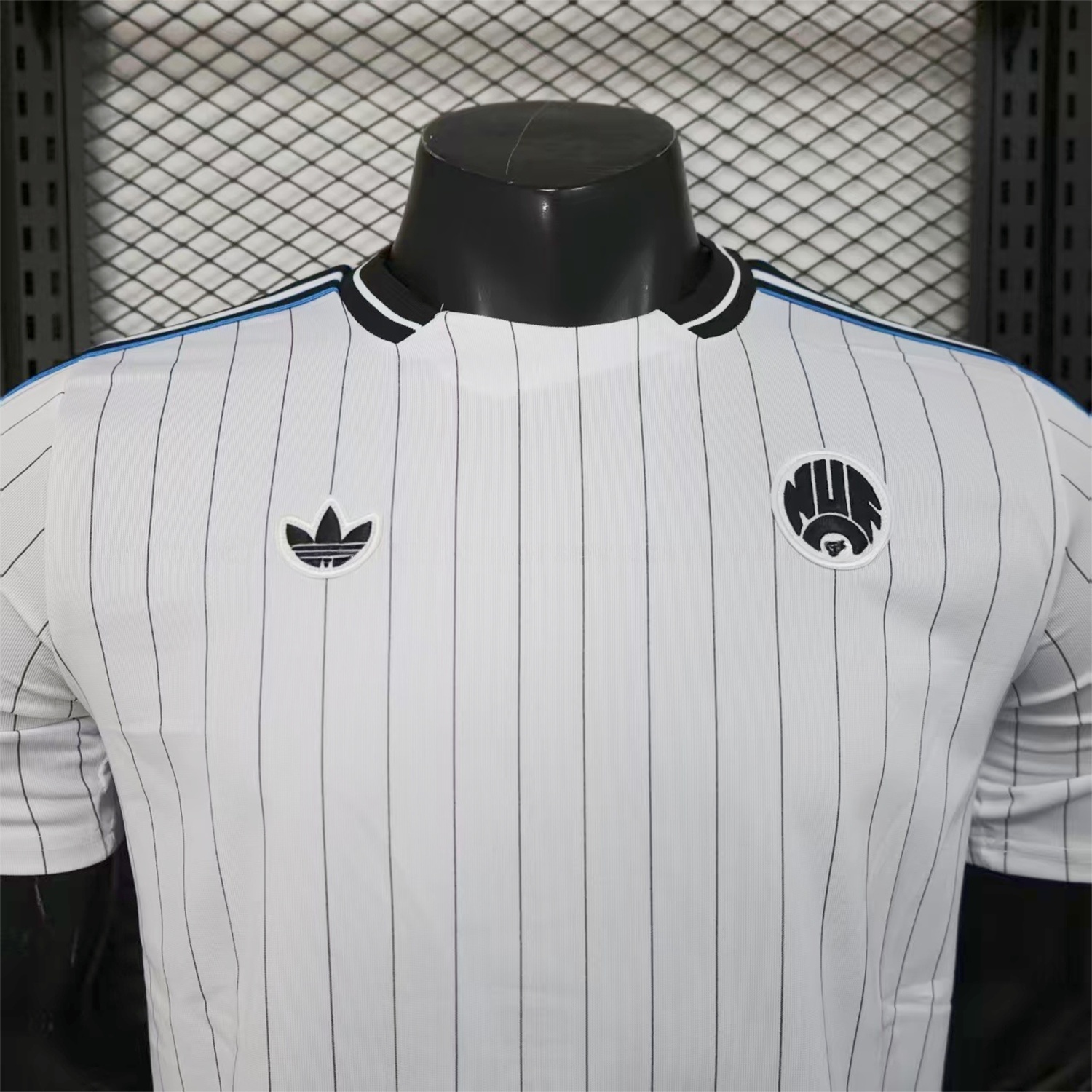 Newcastle United 25-26 Icon Range Travel Special Edition White Jersey - Player Version - ReplicasJersey