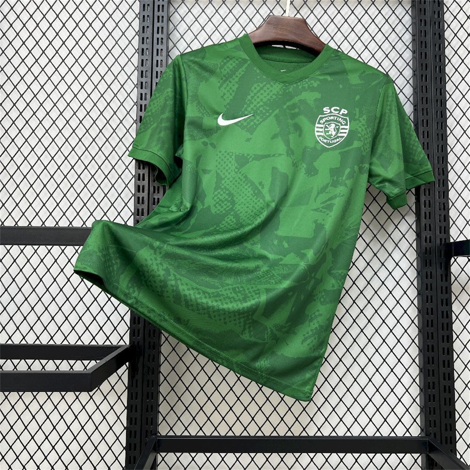 Sporting CP 25-26 Green Training Jersey - Fans Version - ReplicasJersey