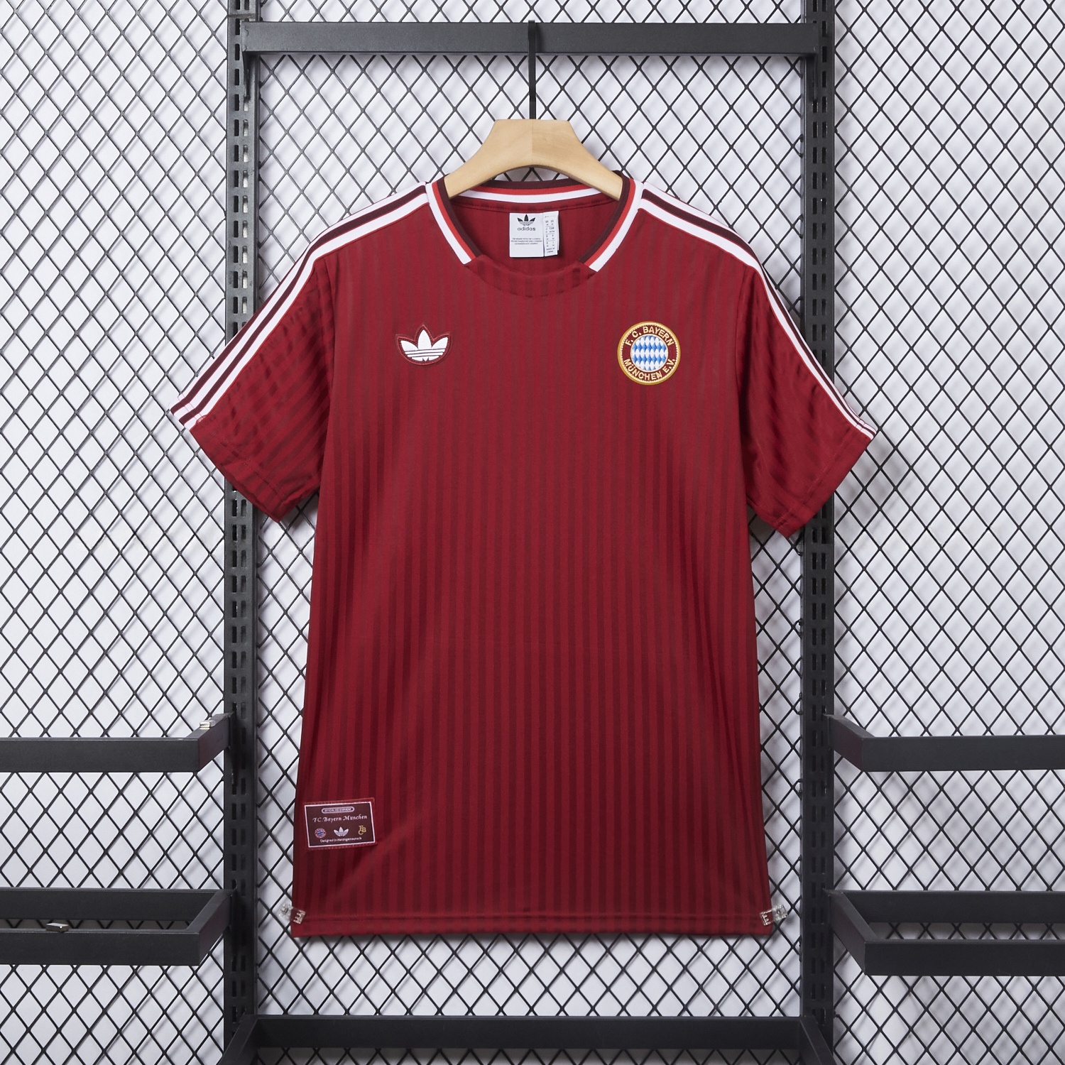 Bayern Munich 25-26 Trefoil Wine Red Travel Jersey - Fans Version - ReplicasJersey