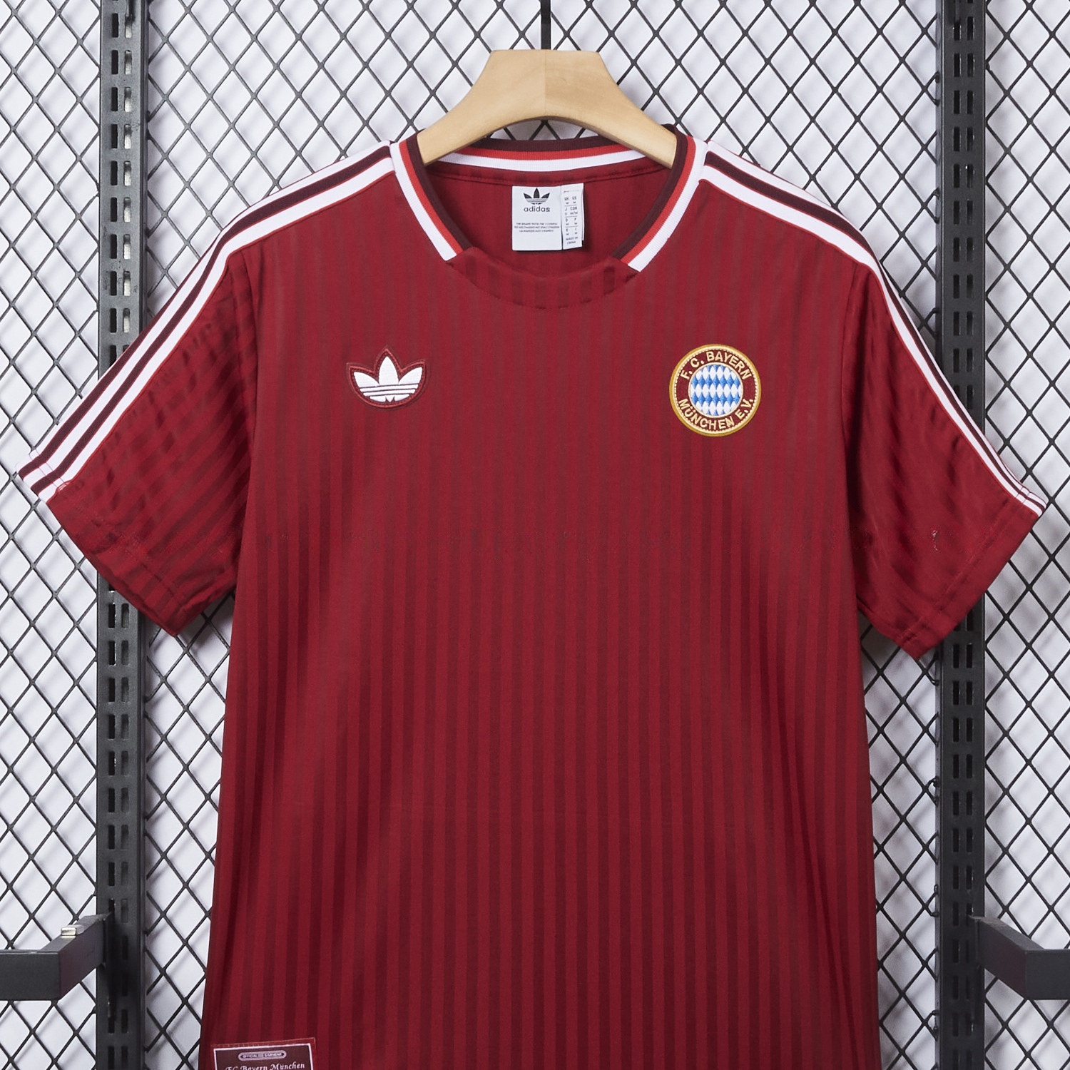 Bayern Munich 25-26 Trefoil Wine Red Travel Jersey - Fans Version - ReplicasJersey