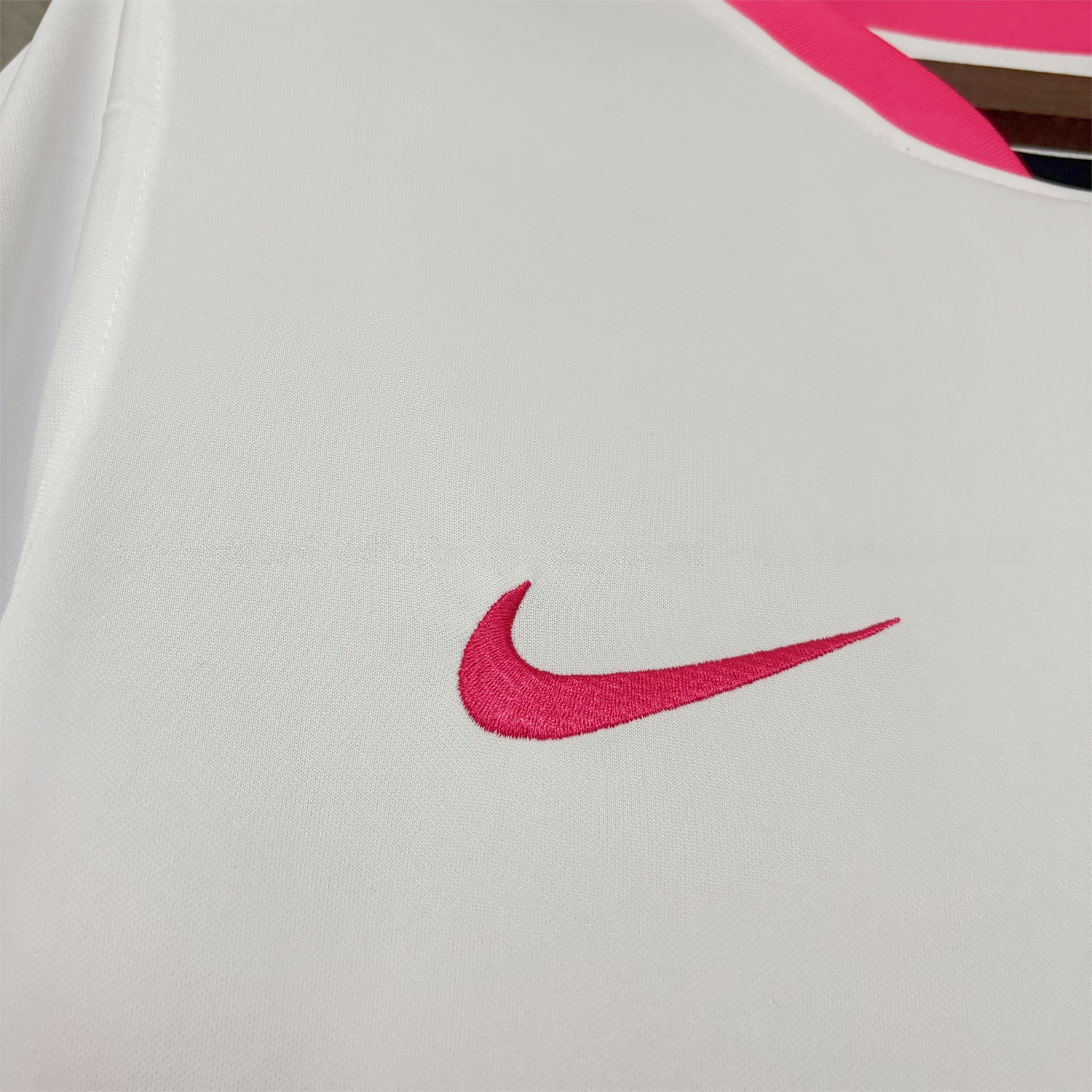 Sporting CP 25-26 Pink And White Special Jersey - Fans Version - ReplicasJersey