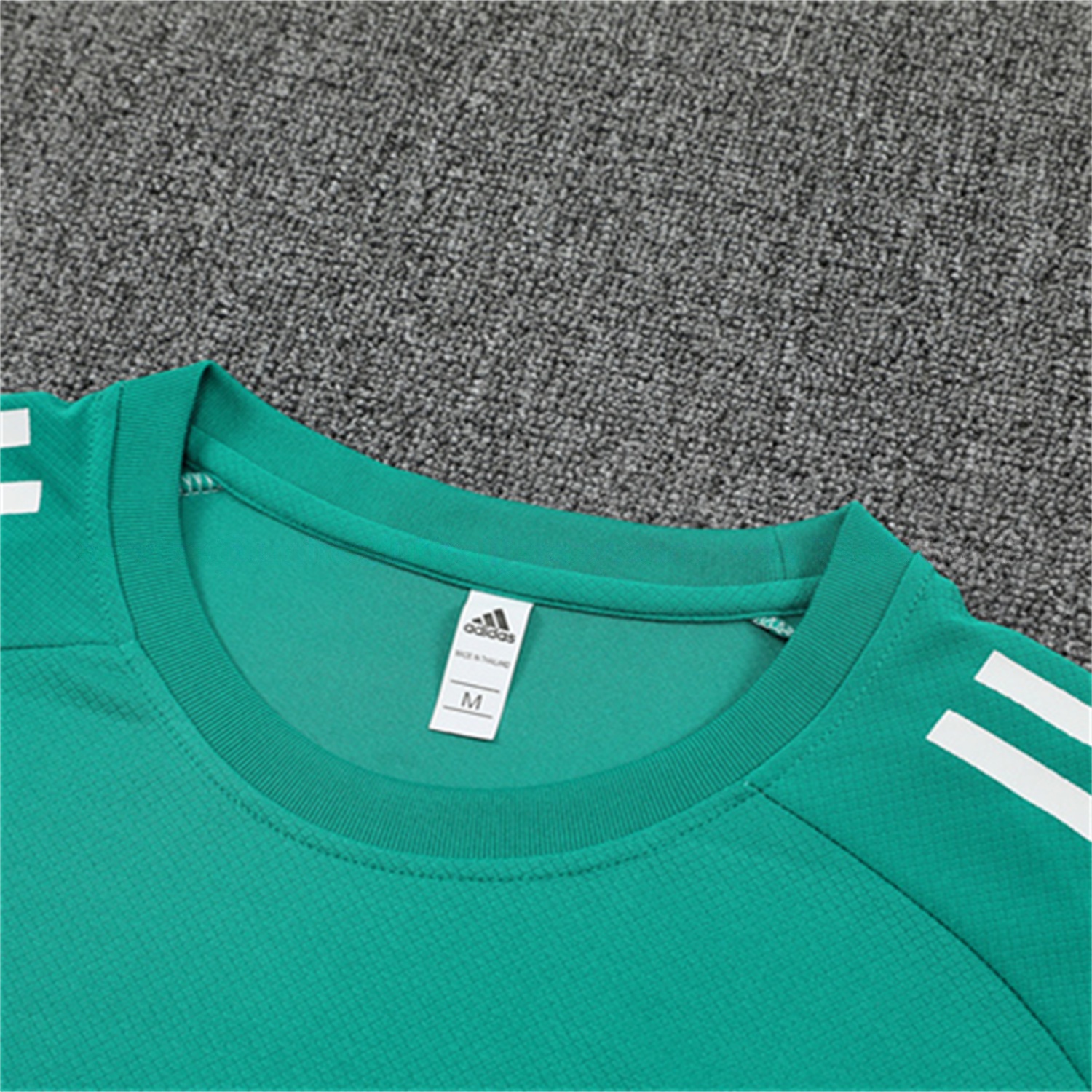 Liver.pool 25-26 Kids Short-Sleeve Training Set - Green Top & Black Shorts - ReplicasJersey