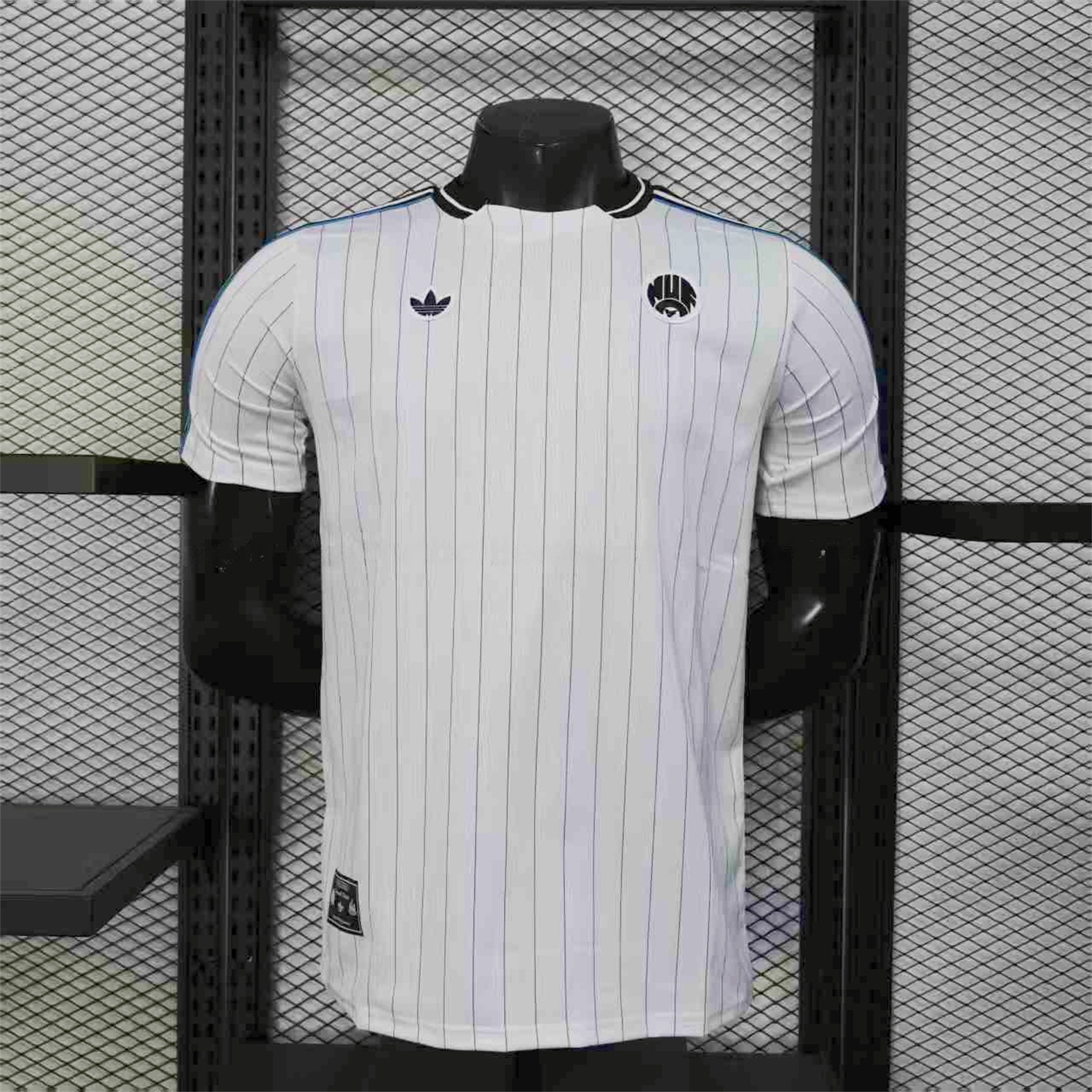 Newcastle United 25-26 Icon Range Travel Special Edition White Jersey - Player Version - ReplicasJersey