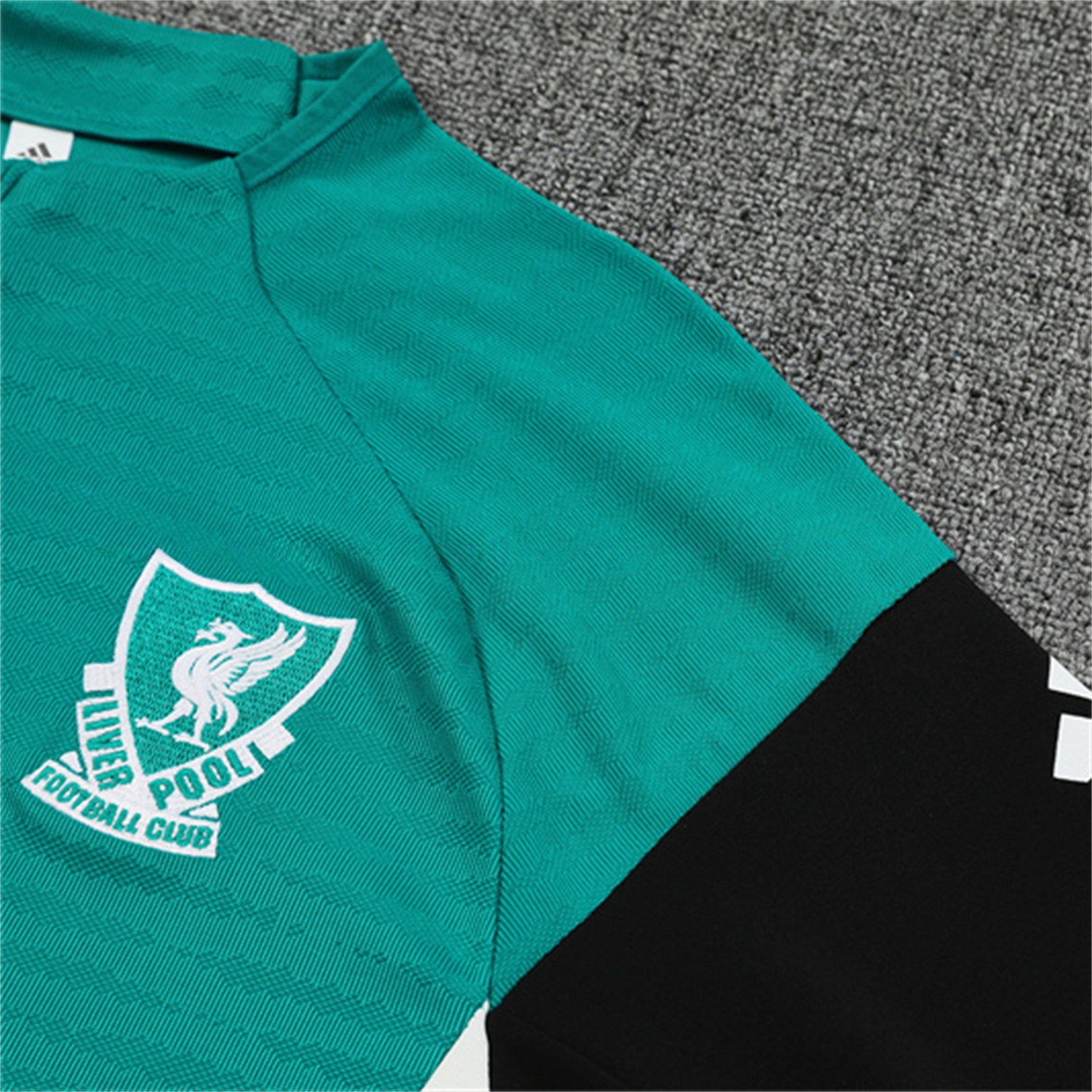 Liver.pool 25-26 Long Sleeve Training Set - Player Version - Green Top and Black Pants - ReplicasJersey